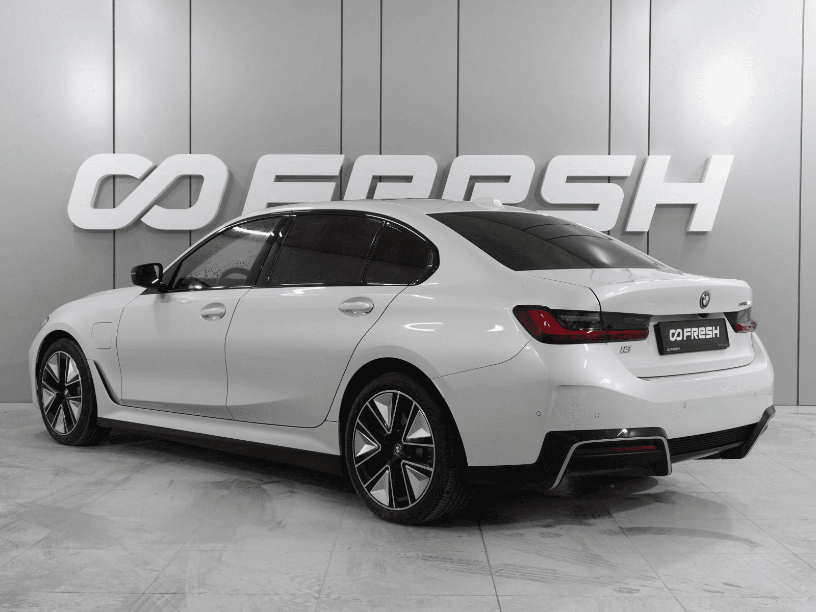 BMW i3 2023 — миниатюра 2