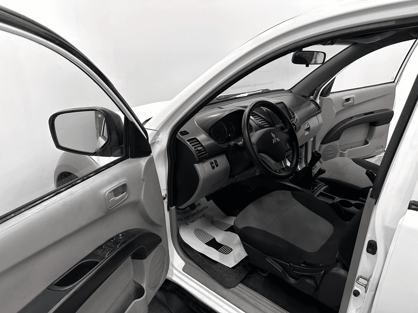 Mitsubishi L200 2011 — миниатюра 5