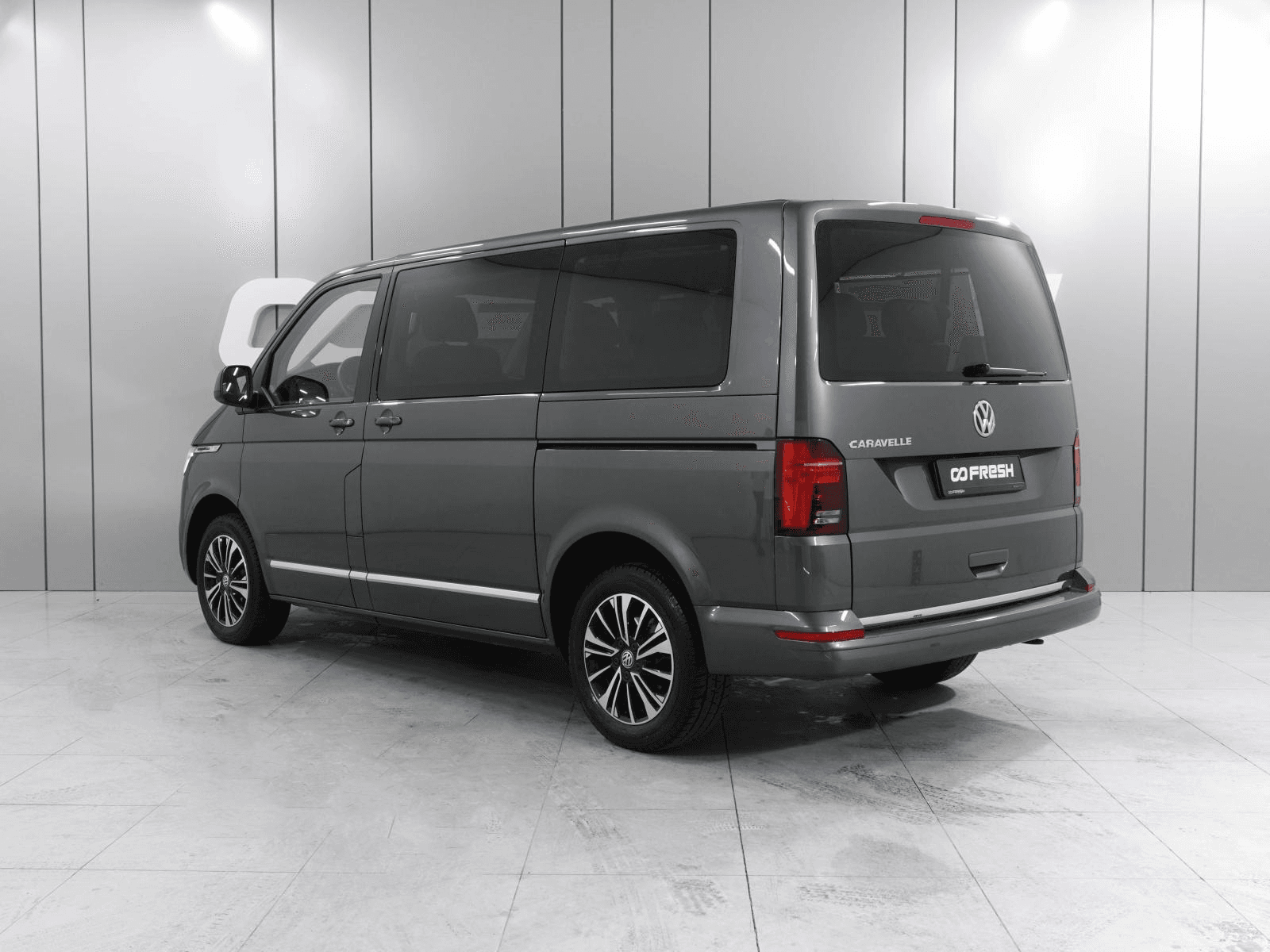 Volkswagen Caravelle 2023 — миниатюра 2
