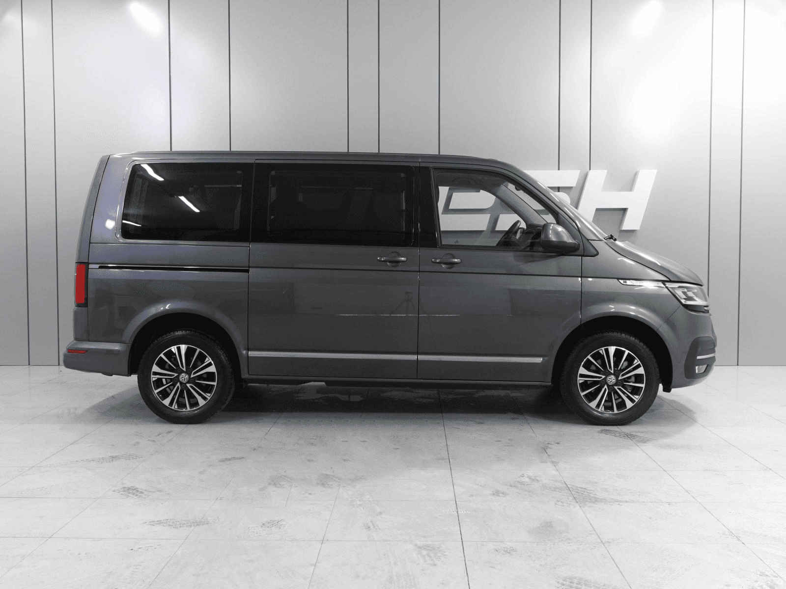 Volkswagen Caravelle 2023 — миниатюра 5