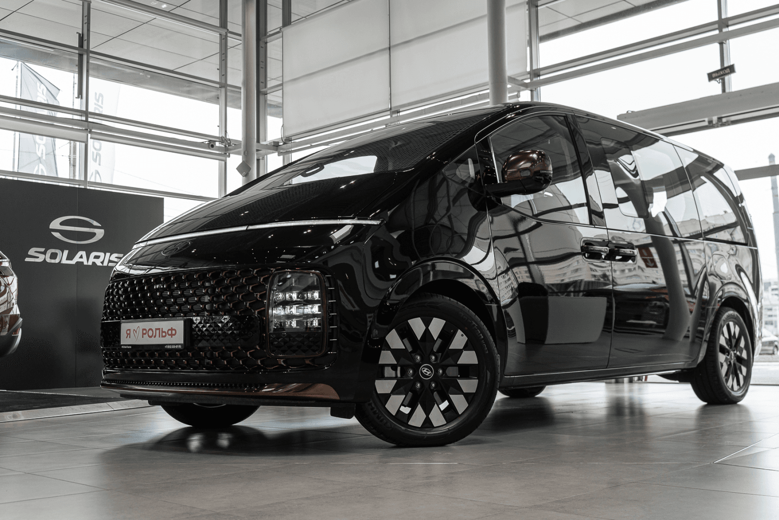 Hyundai Staria 2025 — миниатюра 2