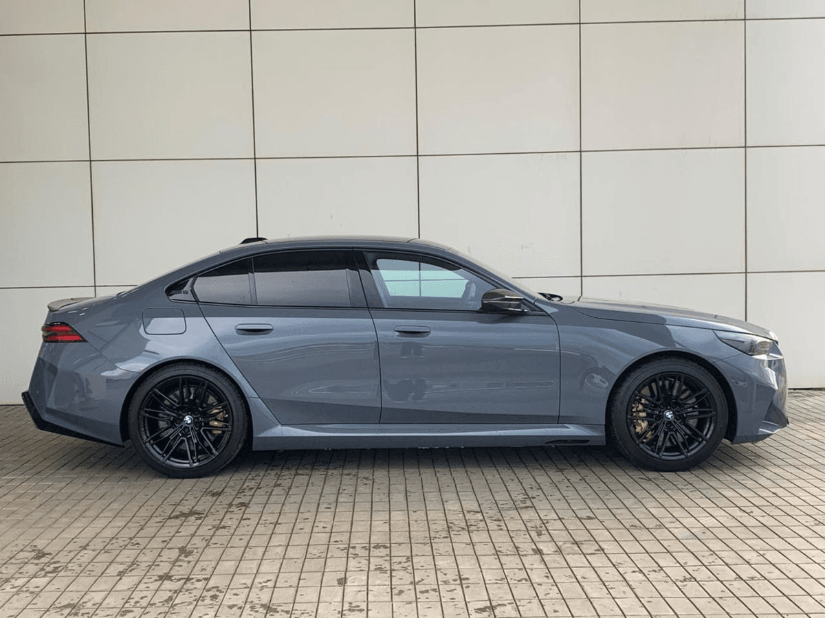 BMW M5 CS 2024 — миниатюра 5