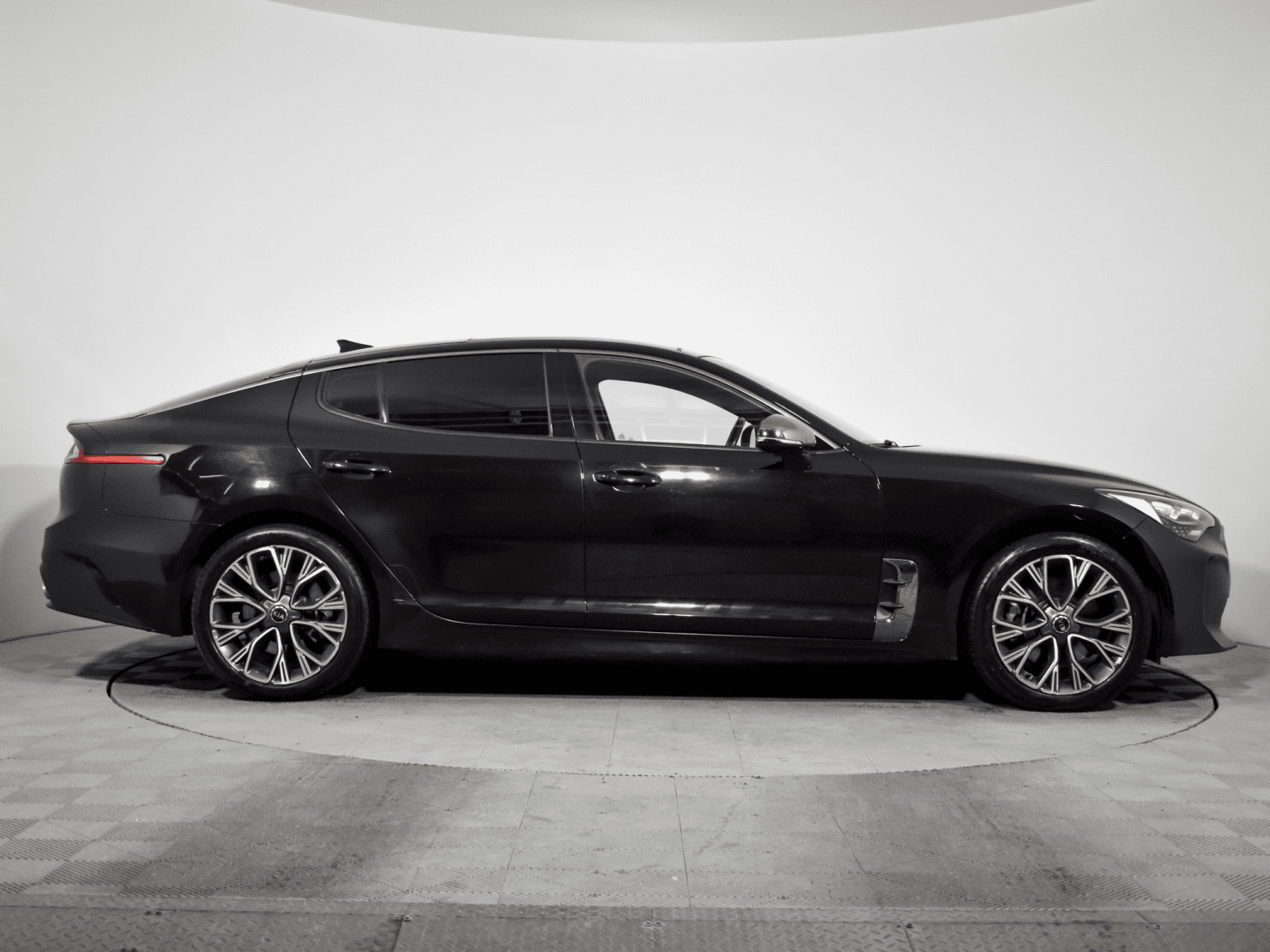 KIA Stinger 2018 — миниатюра 4