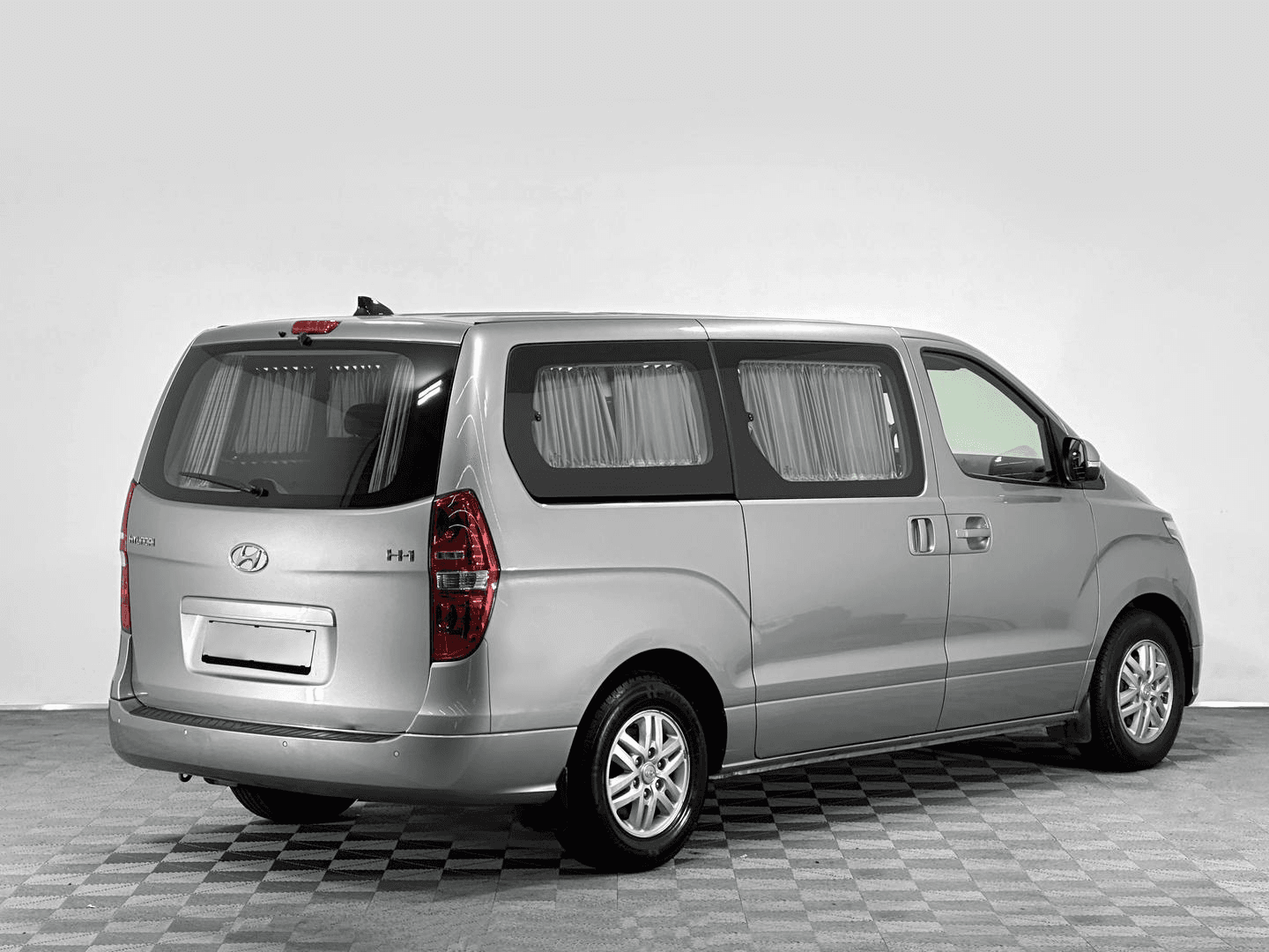 Hyundai H-1 2018 — миниатюра 2