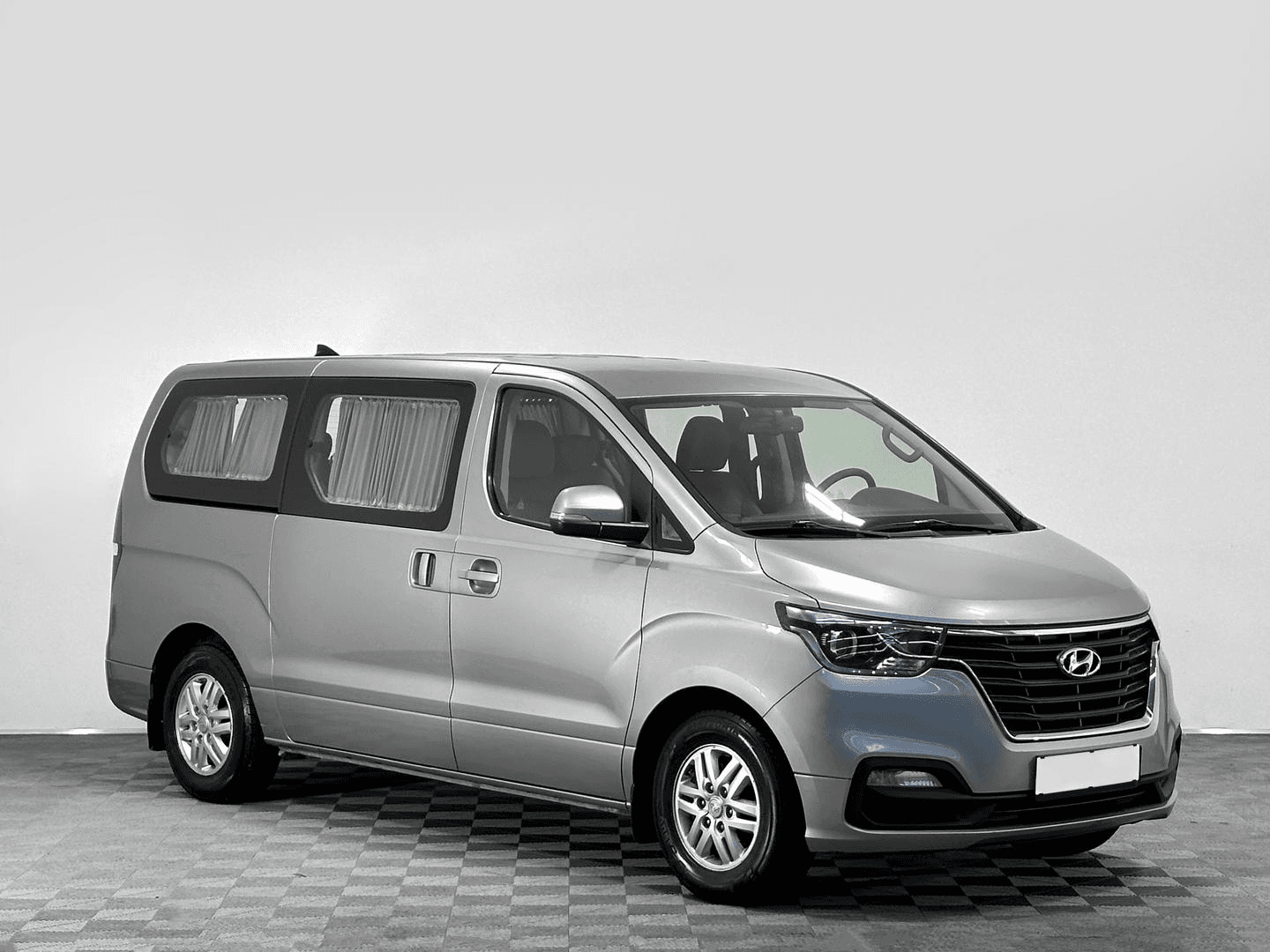 Hyundai H-1 2018 — миниатюра 3