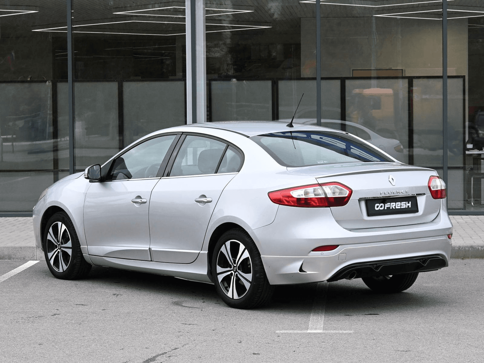Renault Fluence 2012 — миниатюра 2