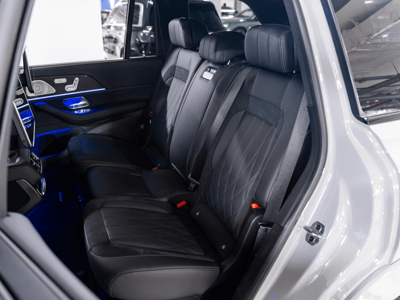 Mercedes-Benz GLS AMG 2025 — миниатюра 11