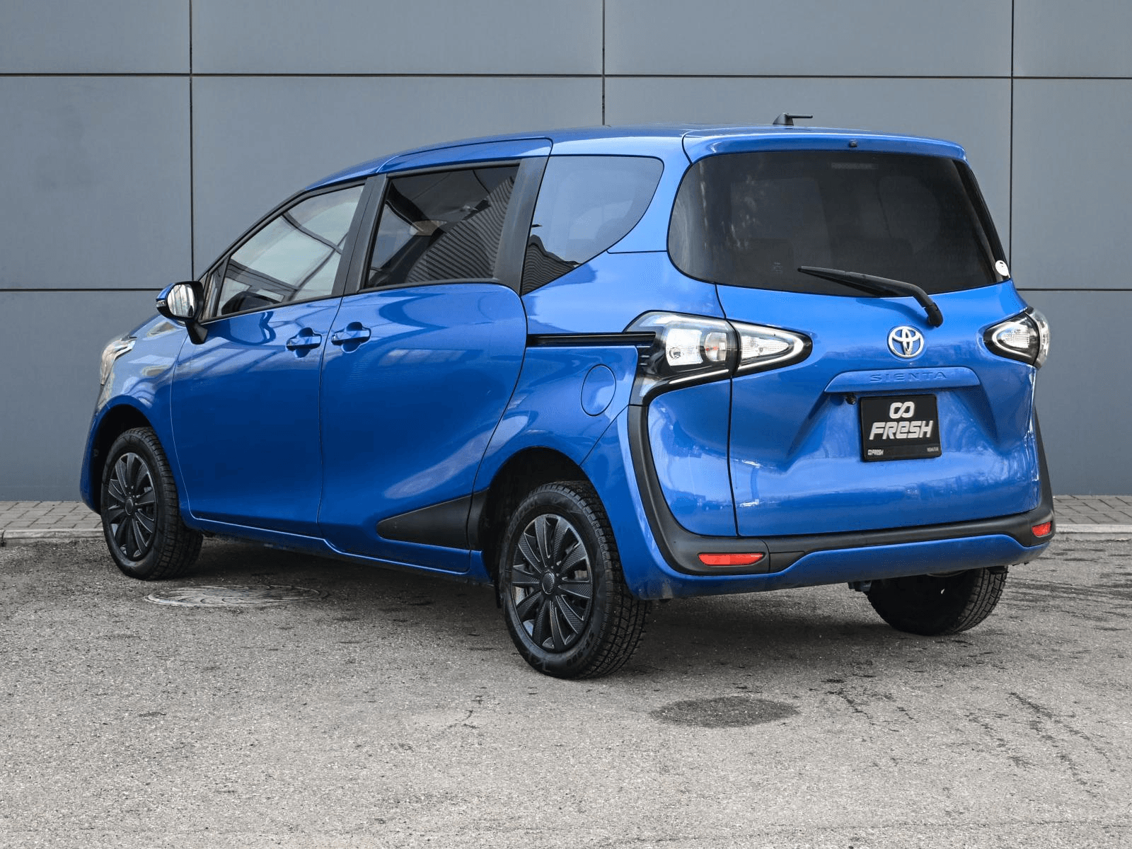 Toyota Sienta 2019 — миниатюра 2