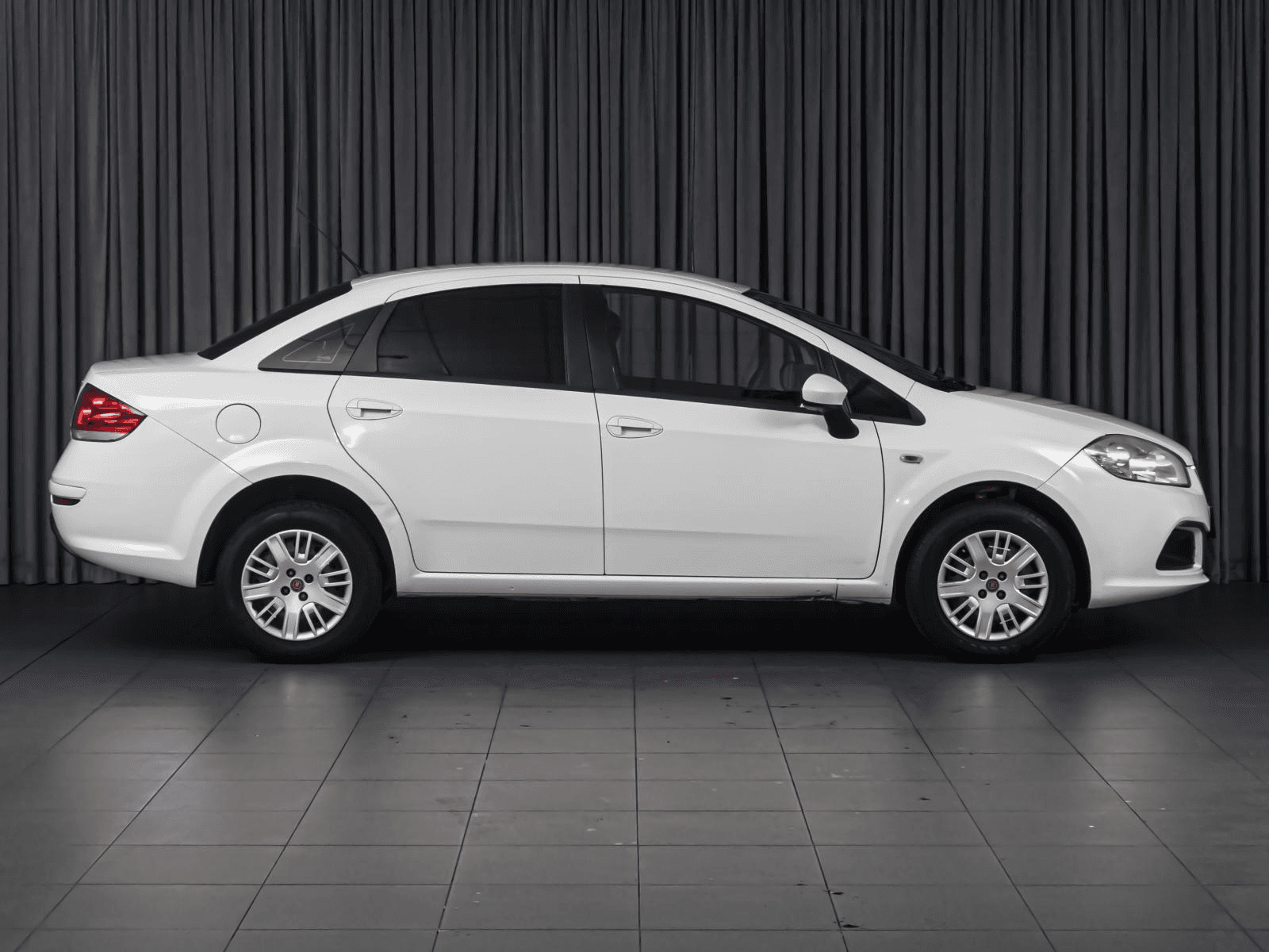 Fiat Linea 2013 — миниатюра 5