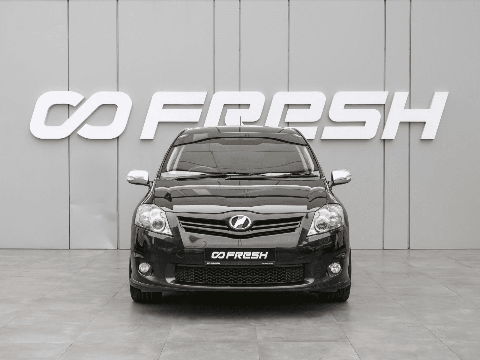 Toyota Auris 2011 — миниатюра 3