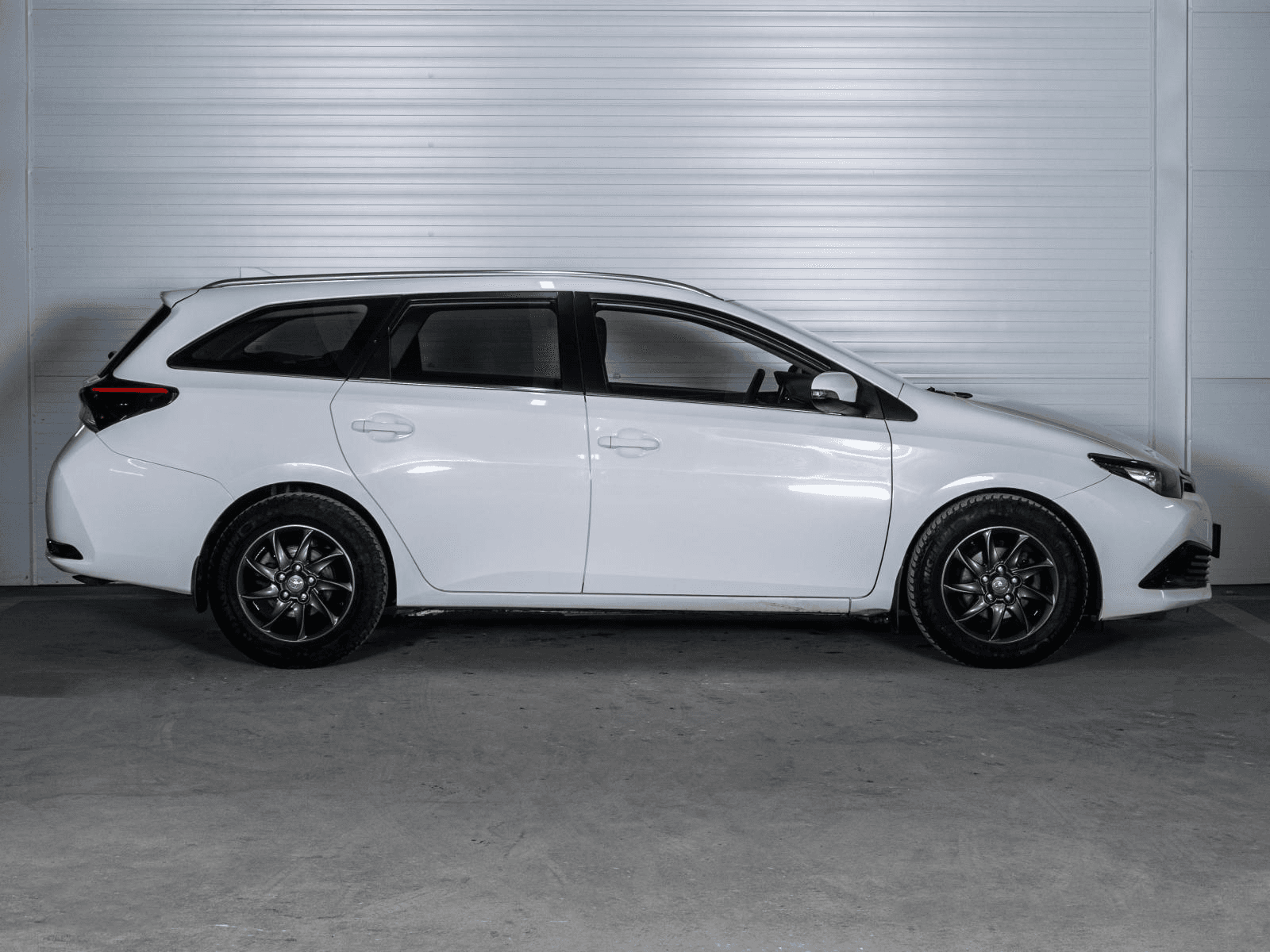 Toyota Auris 2017 — миниатюра 5