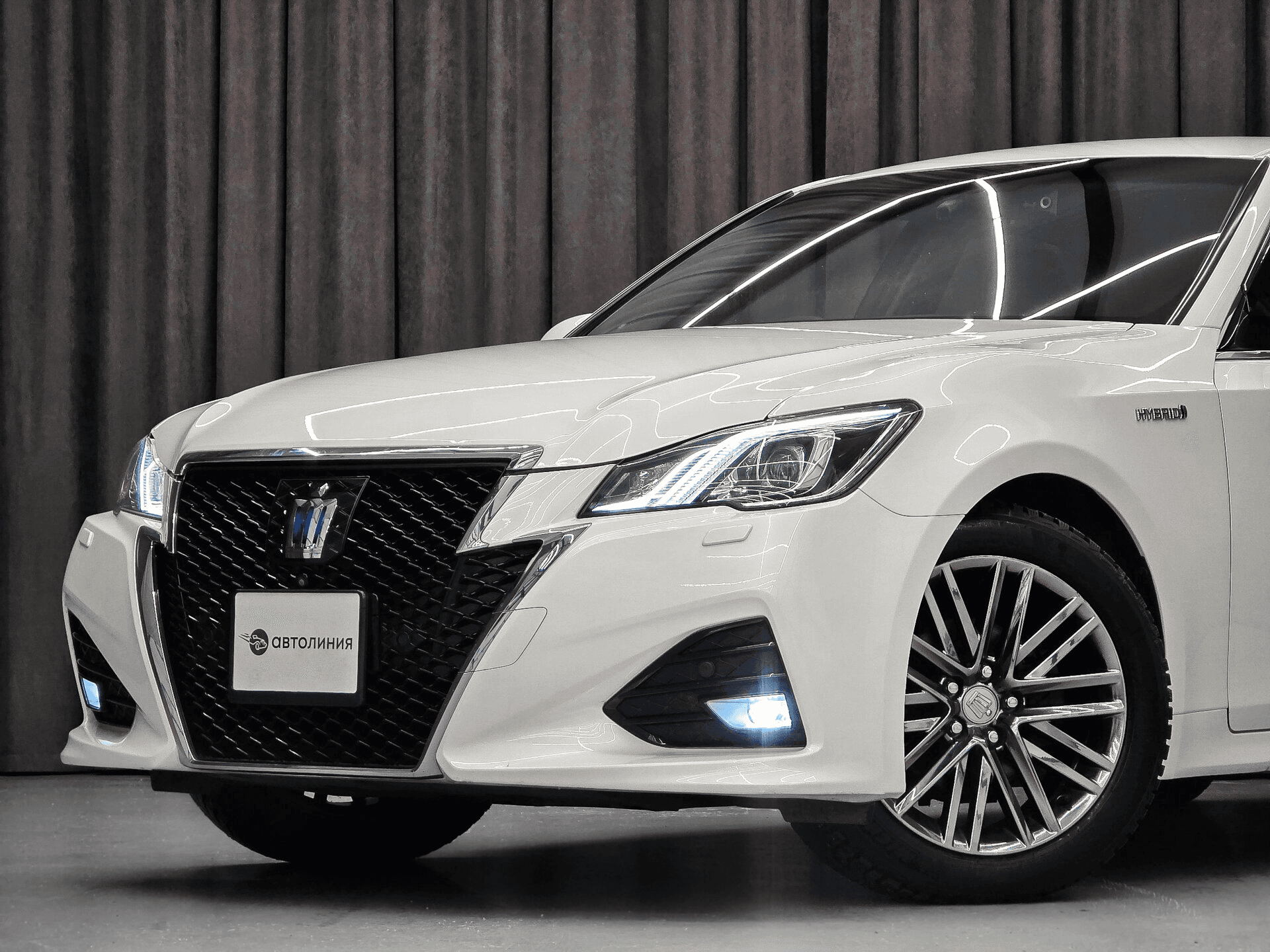 Toyota Crown 2015 — миниатюра 2