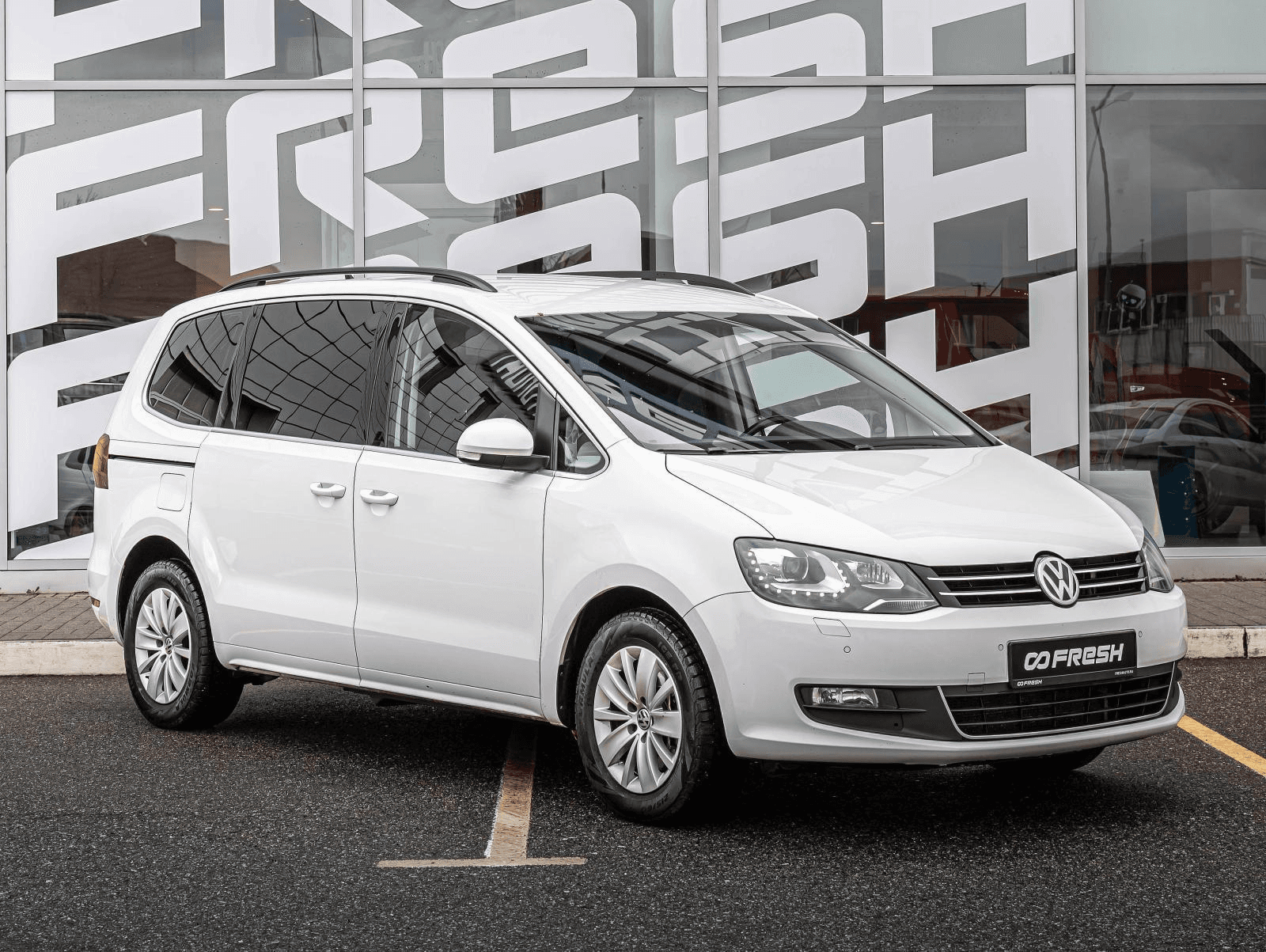 Volkswagen Sharan — купить