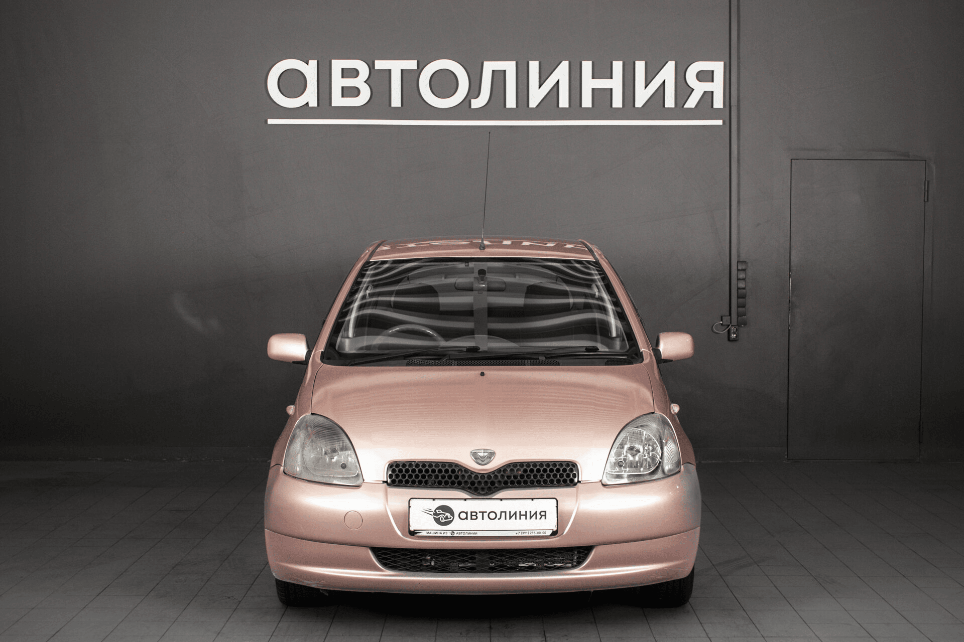 Toyota Vitz 2001 — миниатюра 2