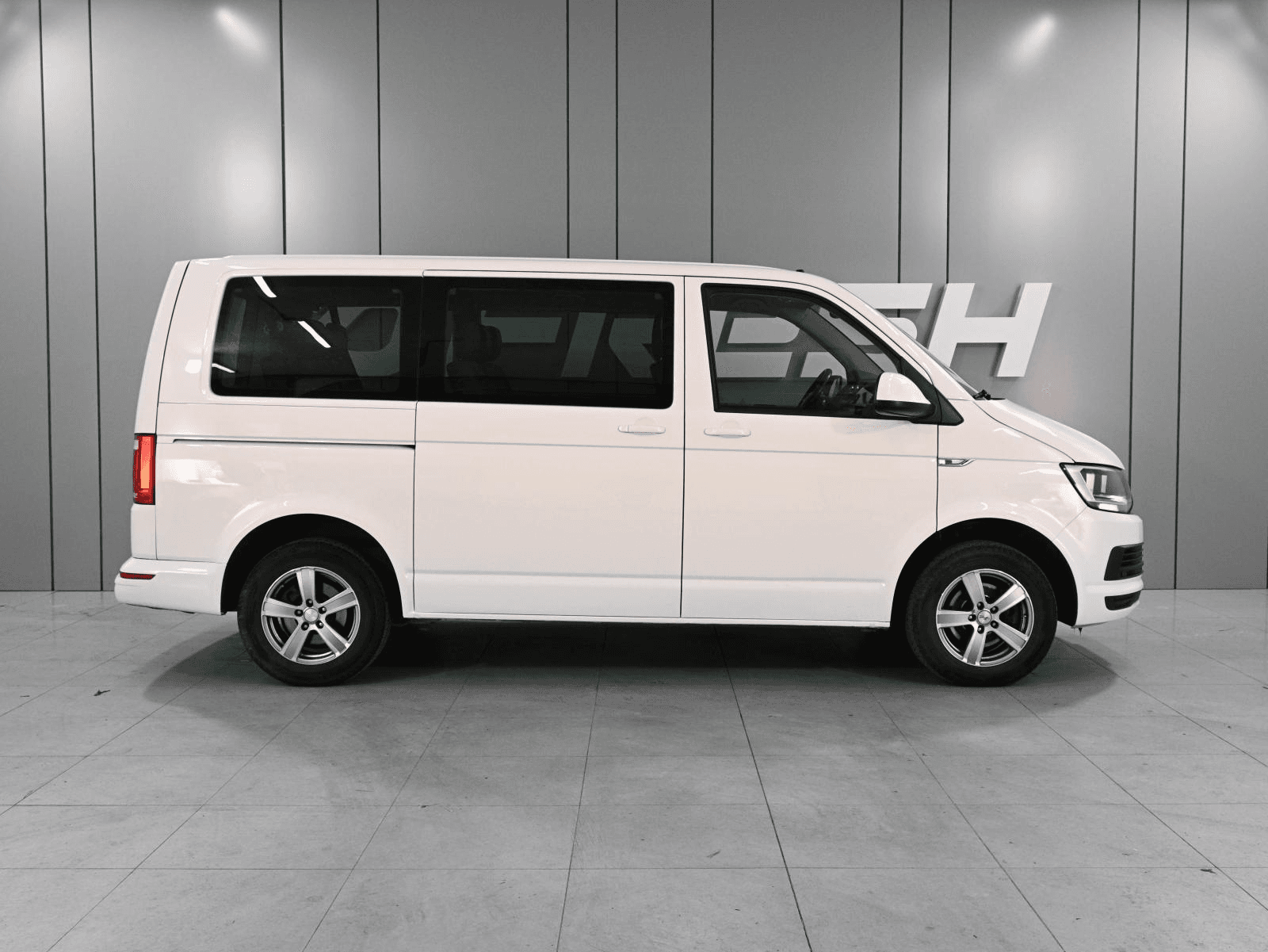 Volkswagen Caravelle 2019 — миниатюра 5