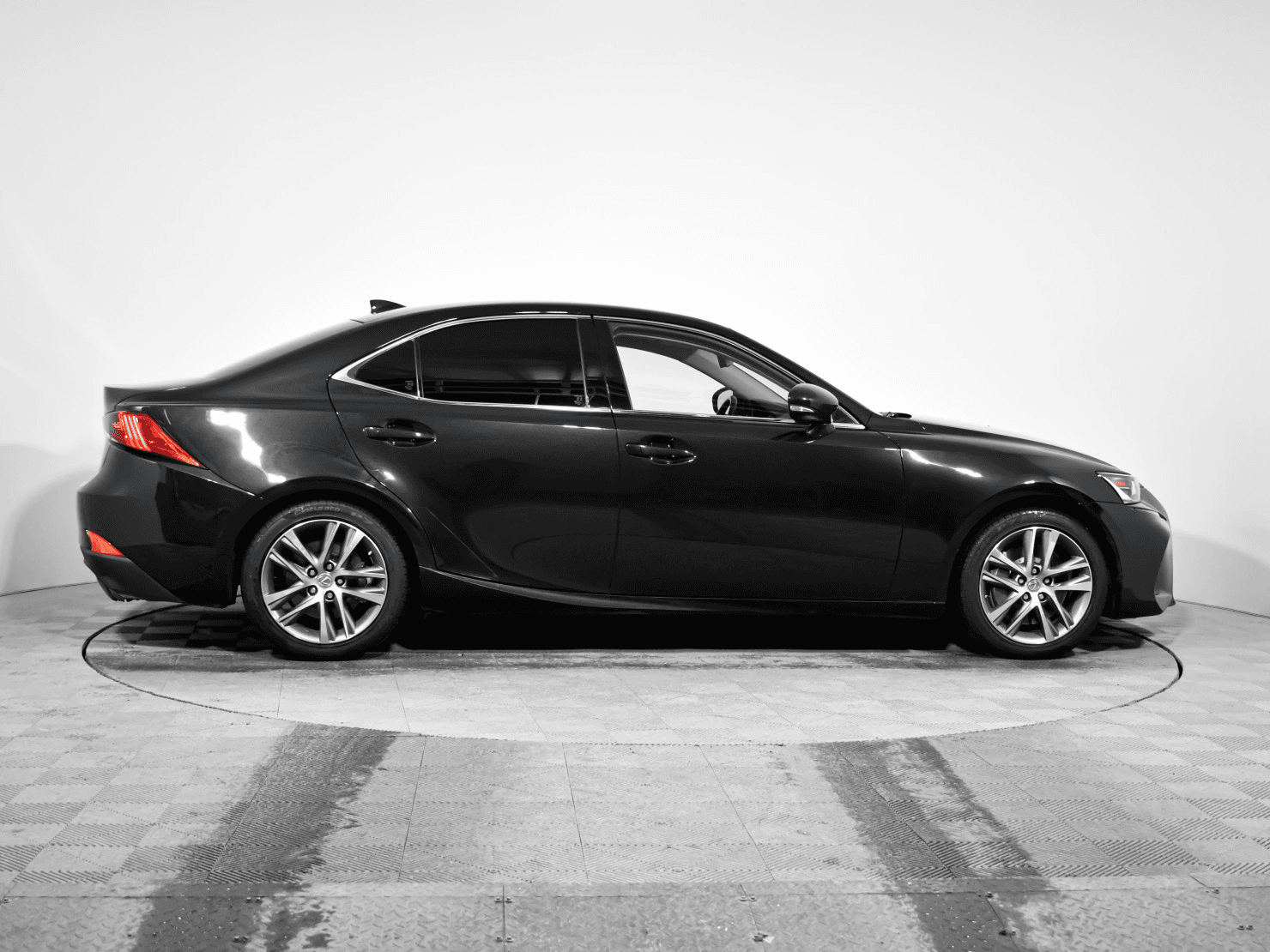 Lexus IS 2019 — миниатюра 5