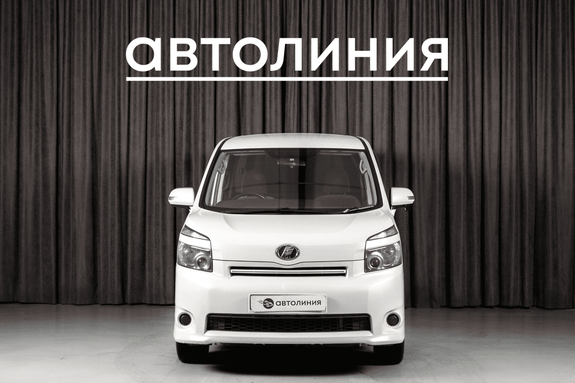 Toyota Voxy 2007 — миниатюра 2