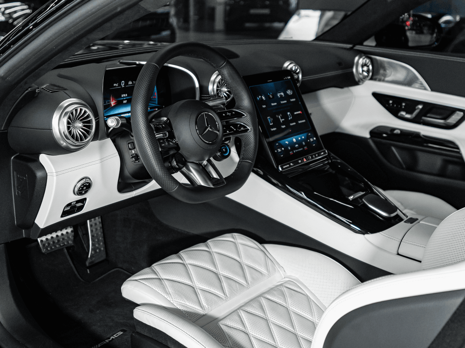 Mercedes-Benz AMG GT 2024 — миниатюра 12