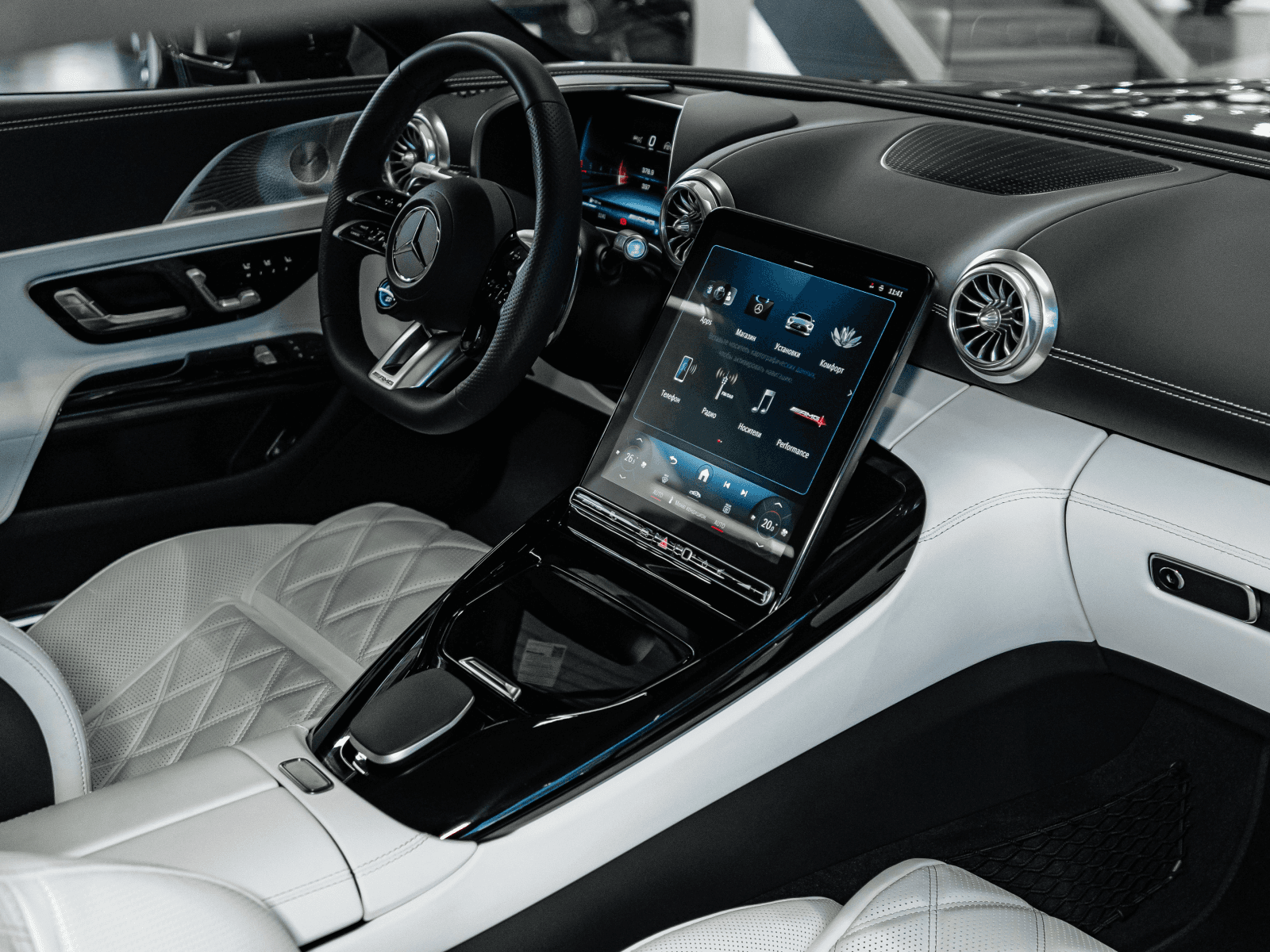 Mercedes-Benz AMG GT 2024 — миниатюра 16