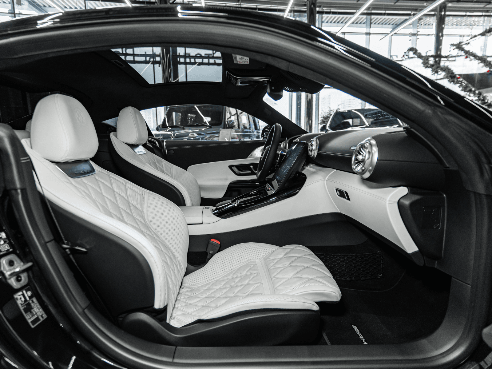 Mercedes-Benz AMG GT 2024 — миниатюра 17