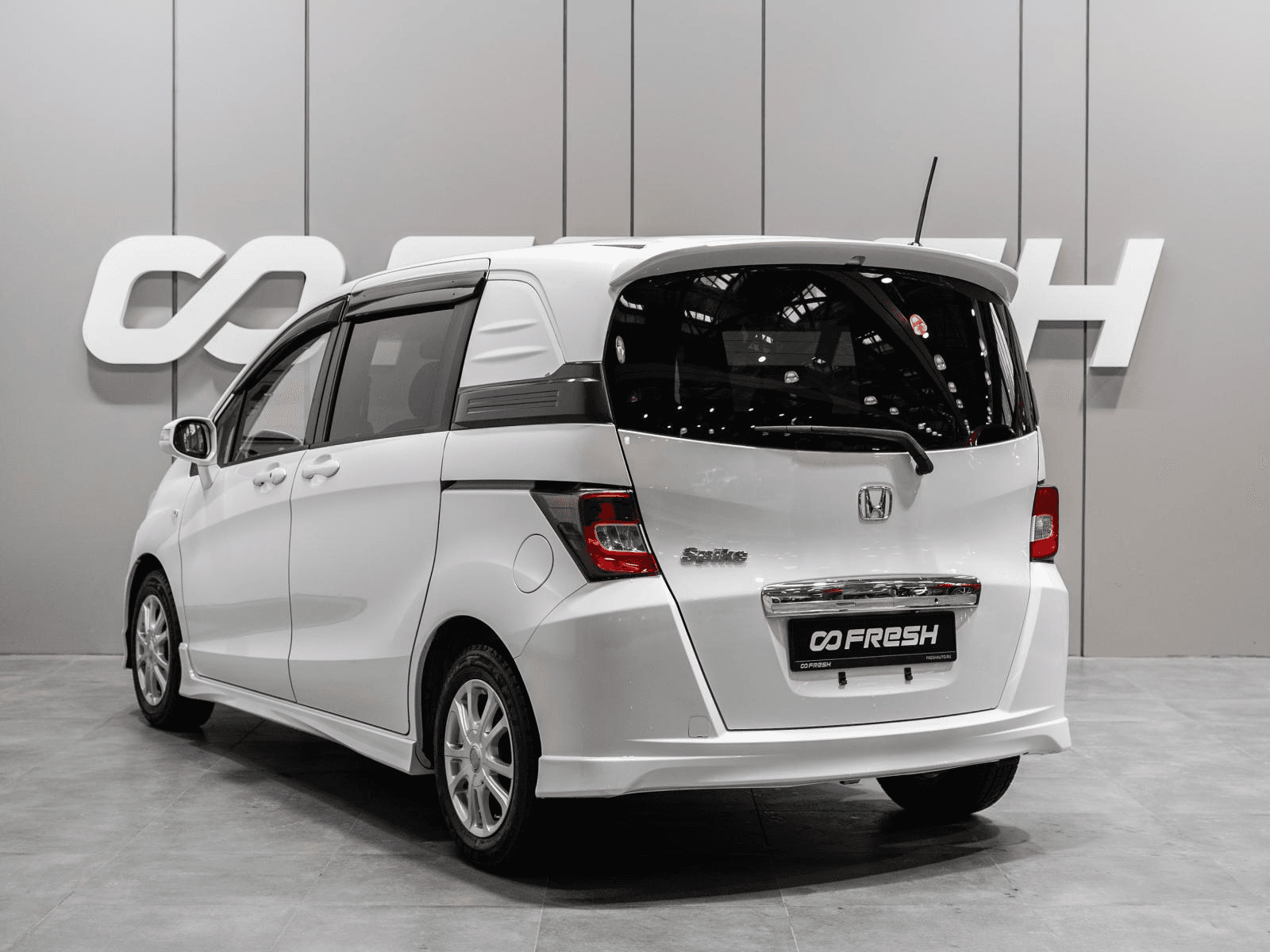 Honda Freed 2010 — миниатюра 2