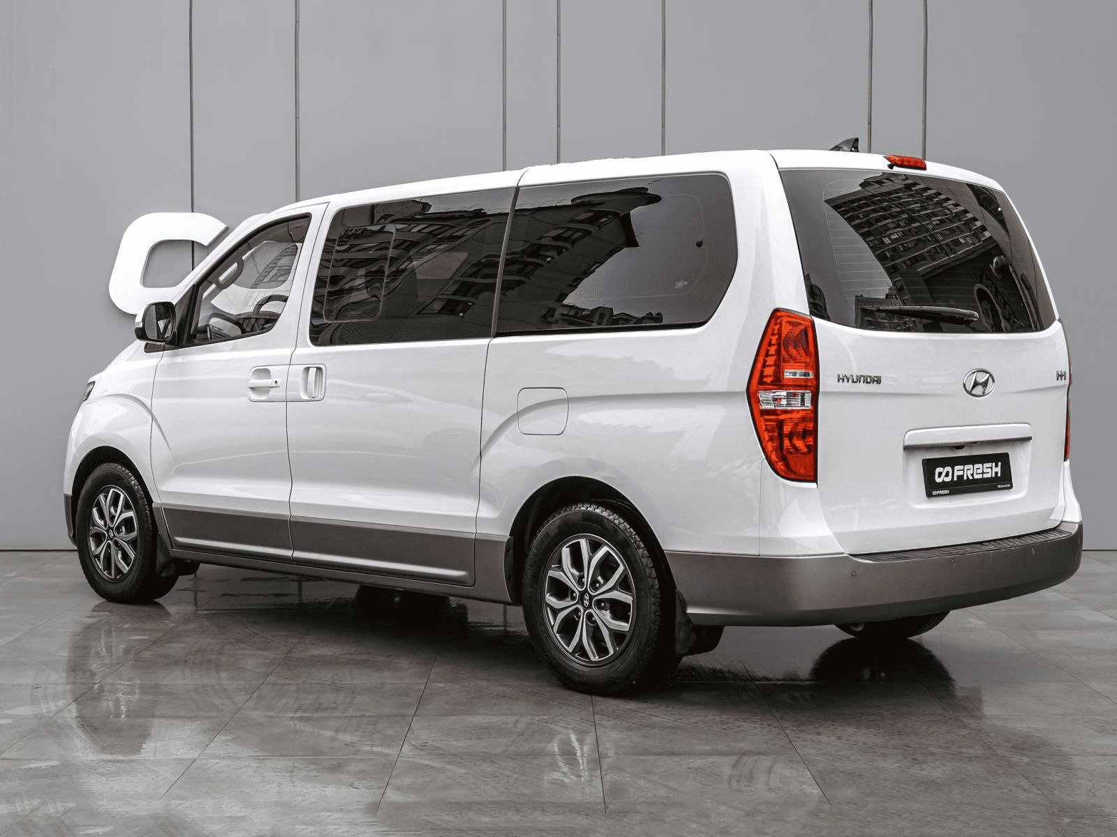 Hyundai H-1 2019 — миниатюра 2