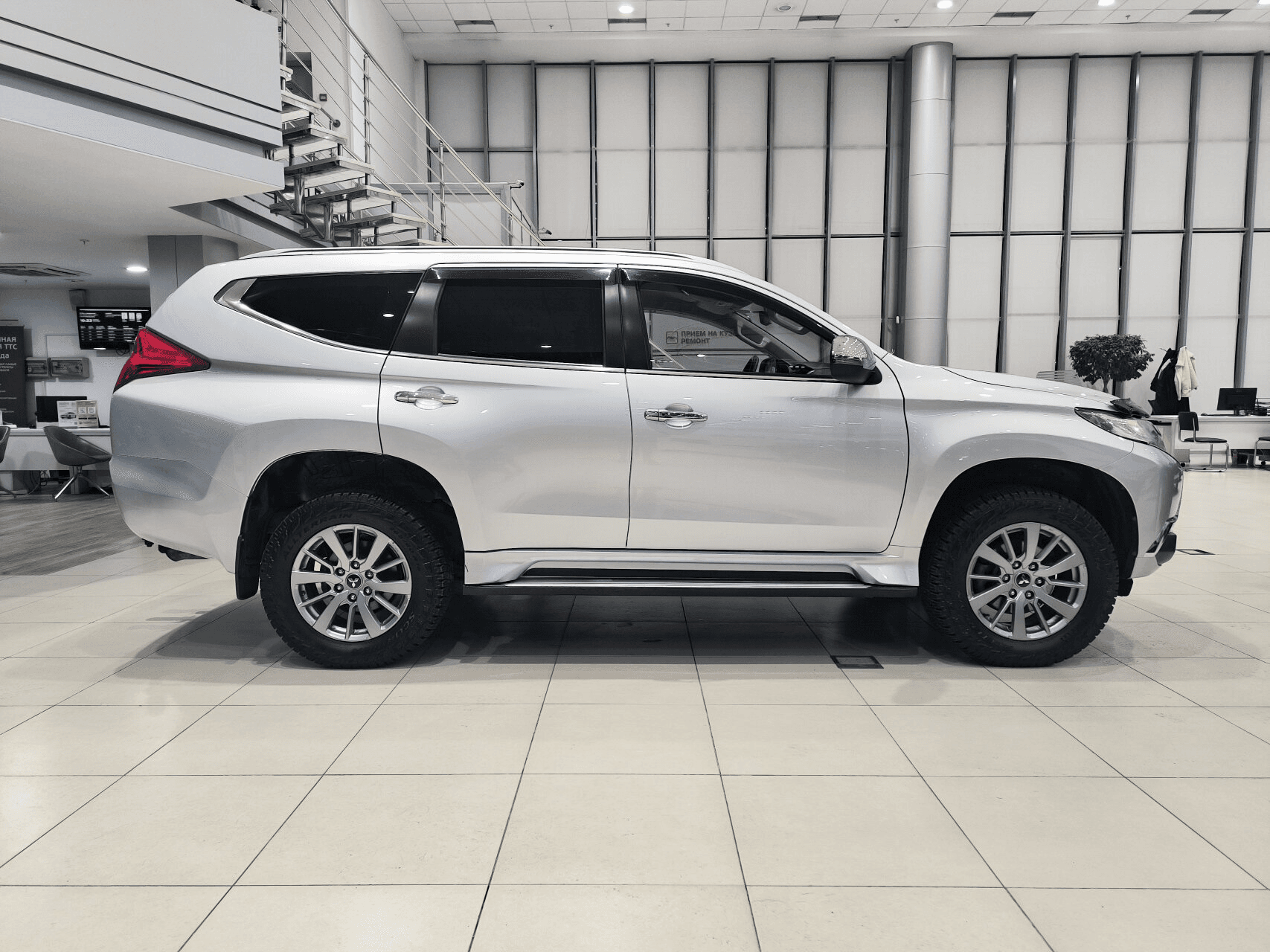 Mitsubishi Pajero Sport 2019 — миниатюра 4