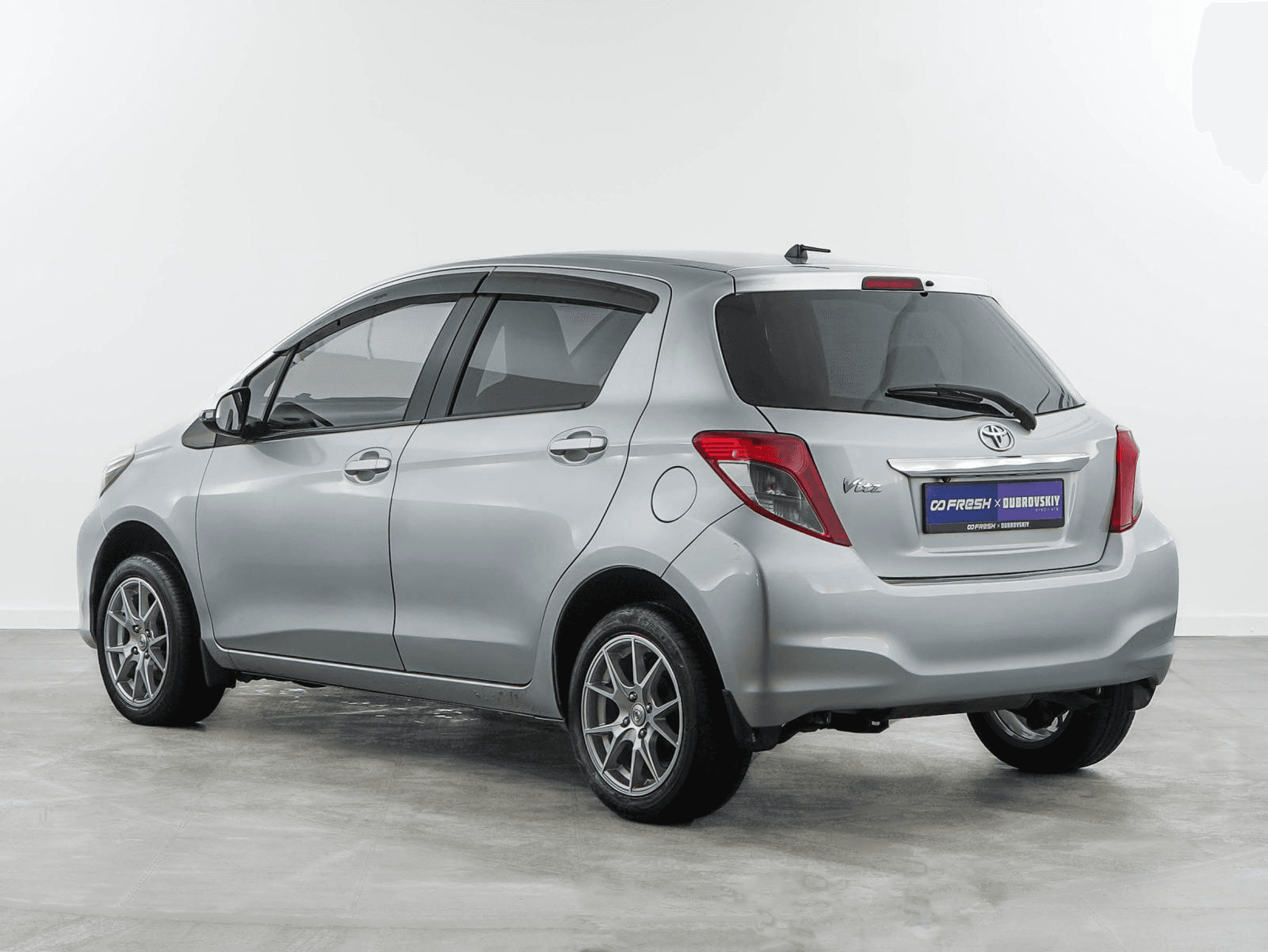 Toyota Vitz 2012 — миниатюра 2