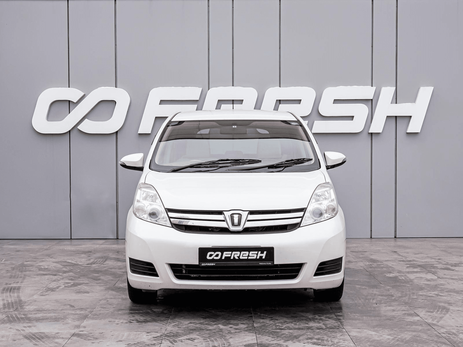 Toyota ISis 2014 — миниатюра 3