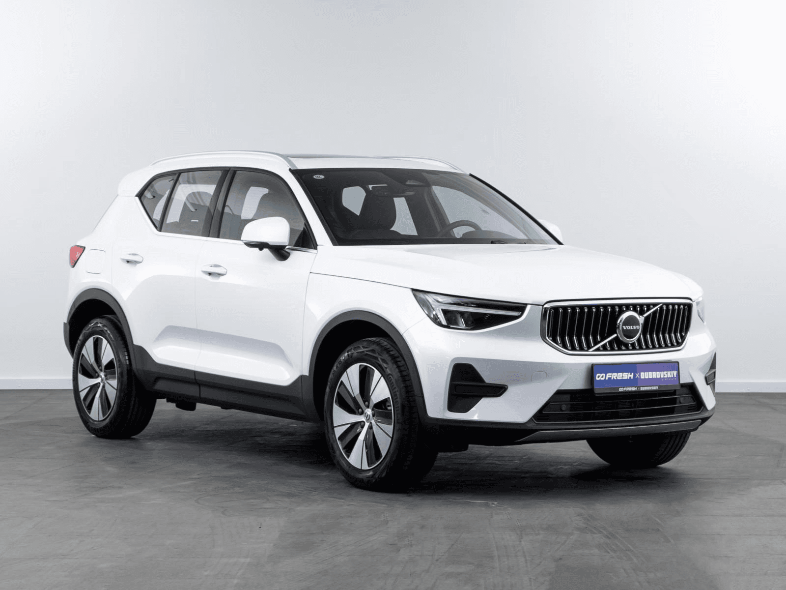 Volvo XC40 2024 — купить в Москва