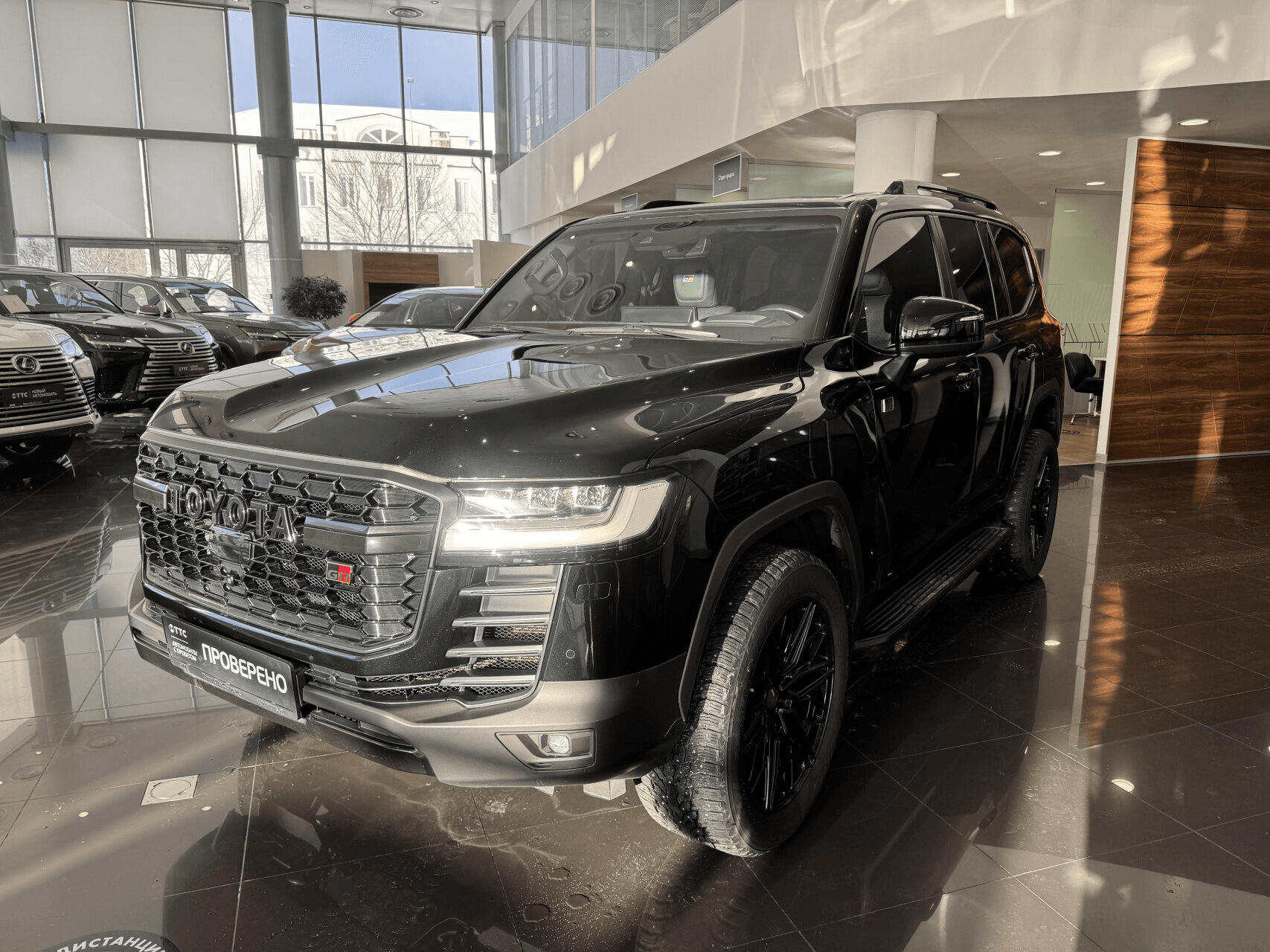 Toyota Land Cruiser 300 2021 — купить в Казань