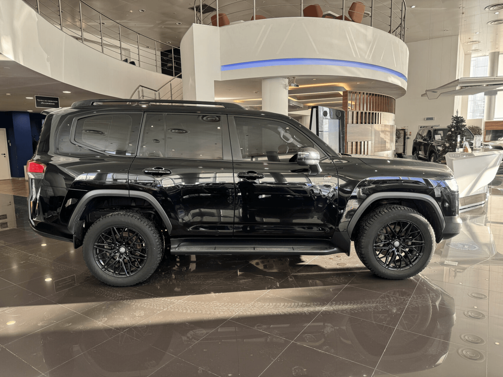 Toyota Land Cruiser 300 2021 — миниатюра 4