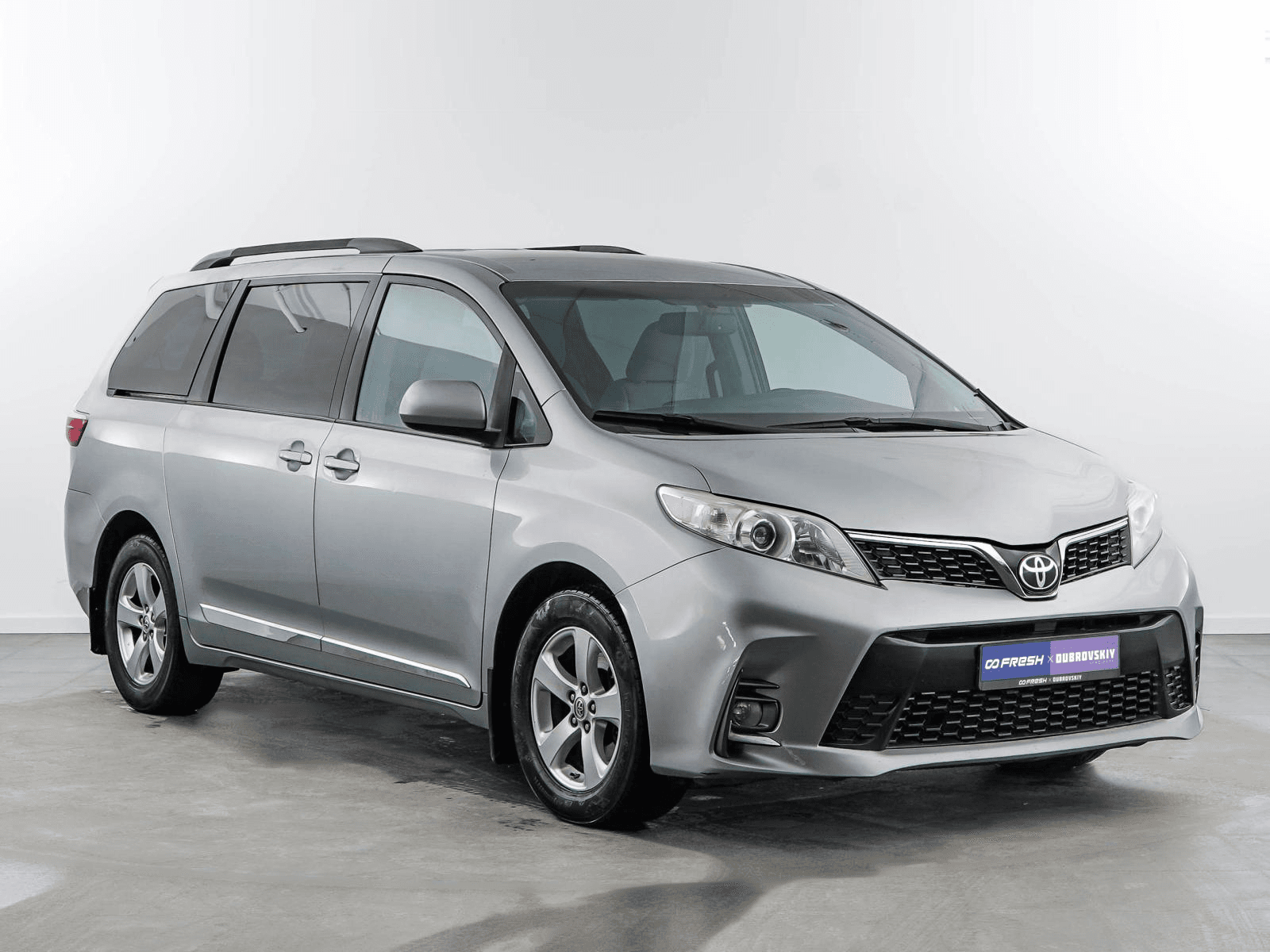 Toyota Sienna 2016 — купить в Москва
