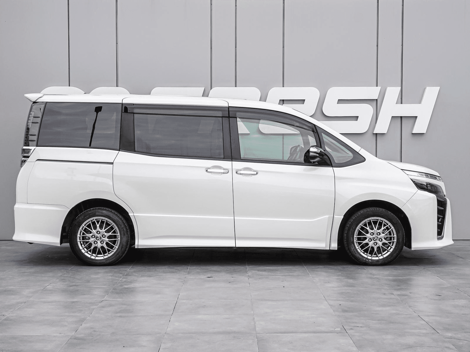 Toyota Voxy 2021 — миниатюра 5