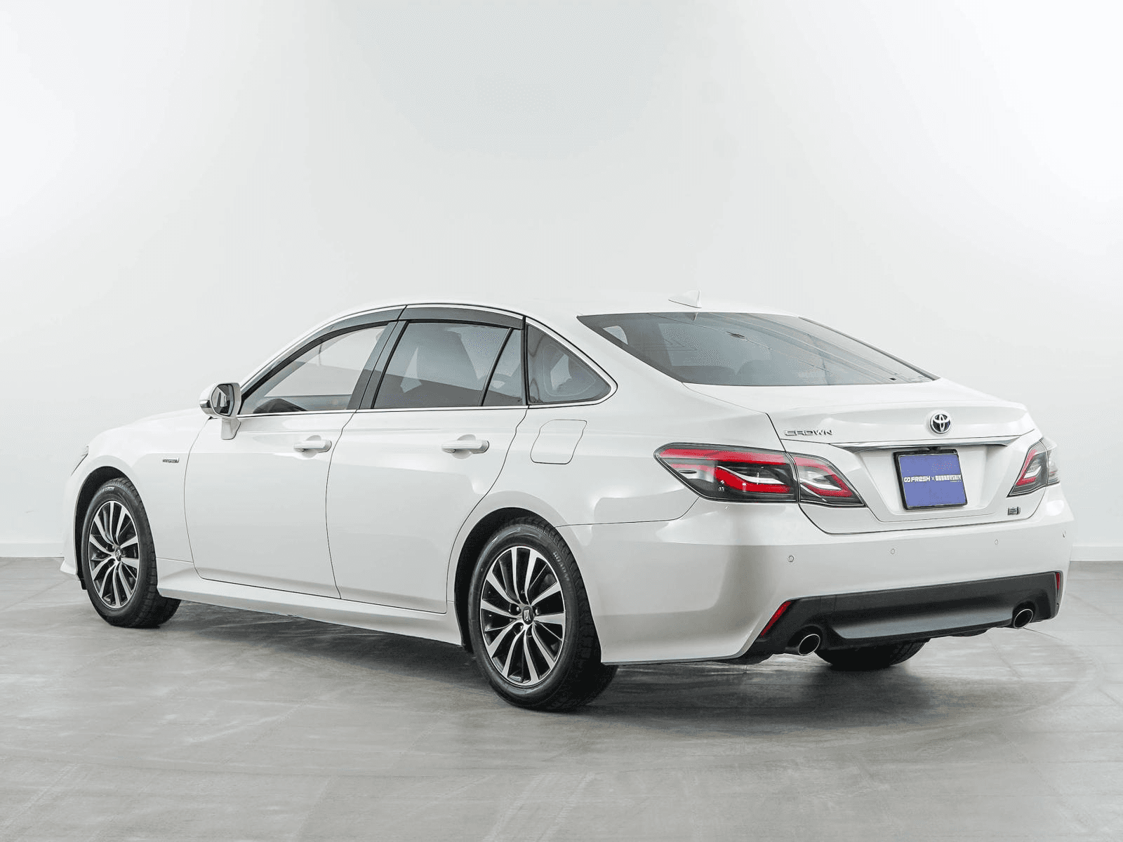 Toyota Crown 2018 — миниатюра 2