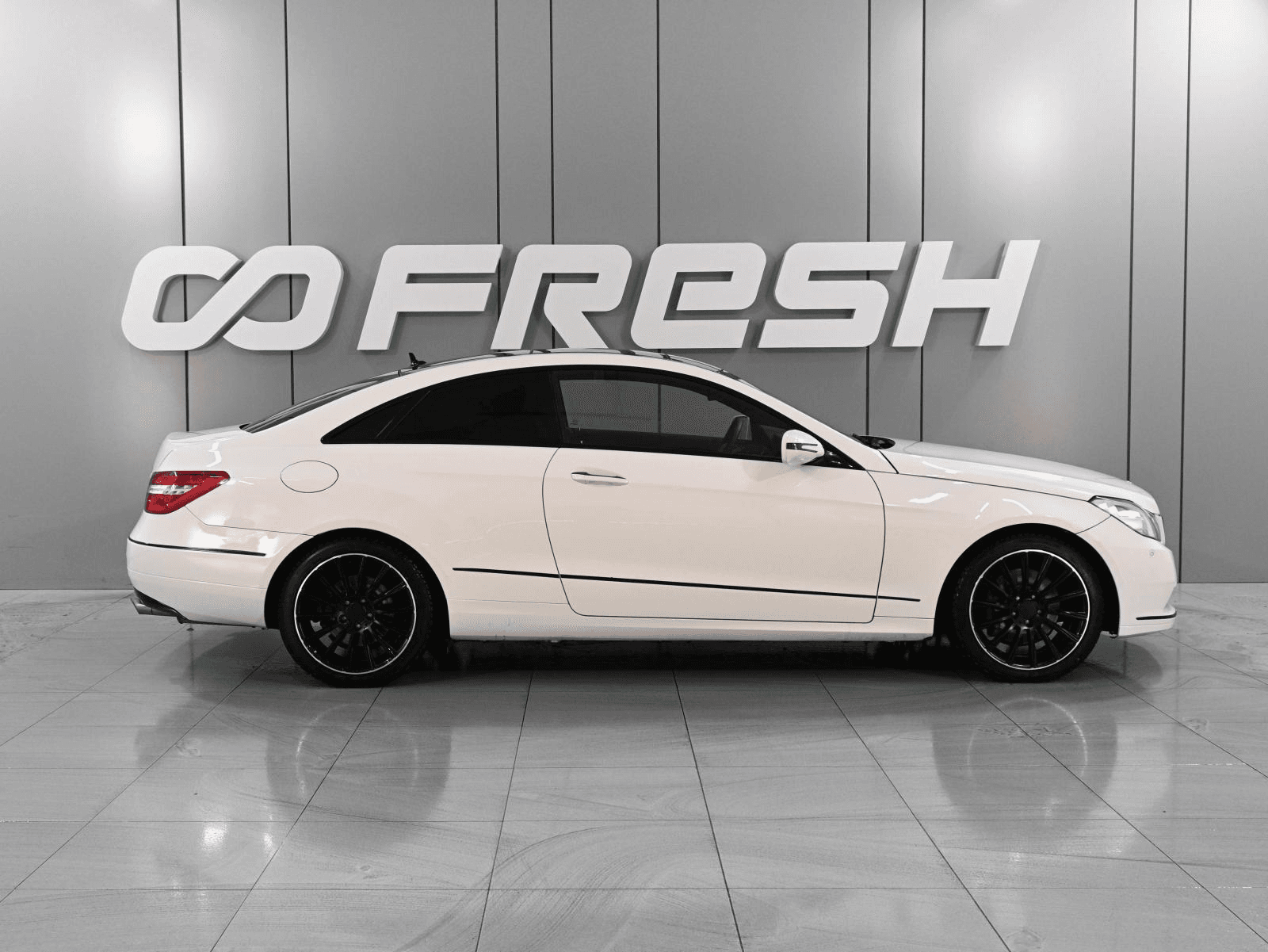 Mercedes-Benz E-Класс 2009 — миниатюра 5