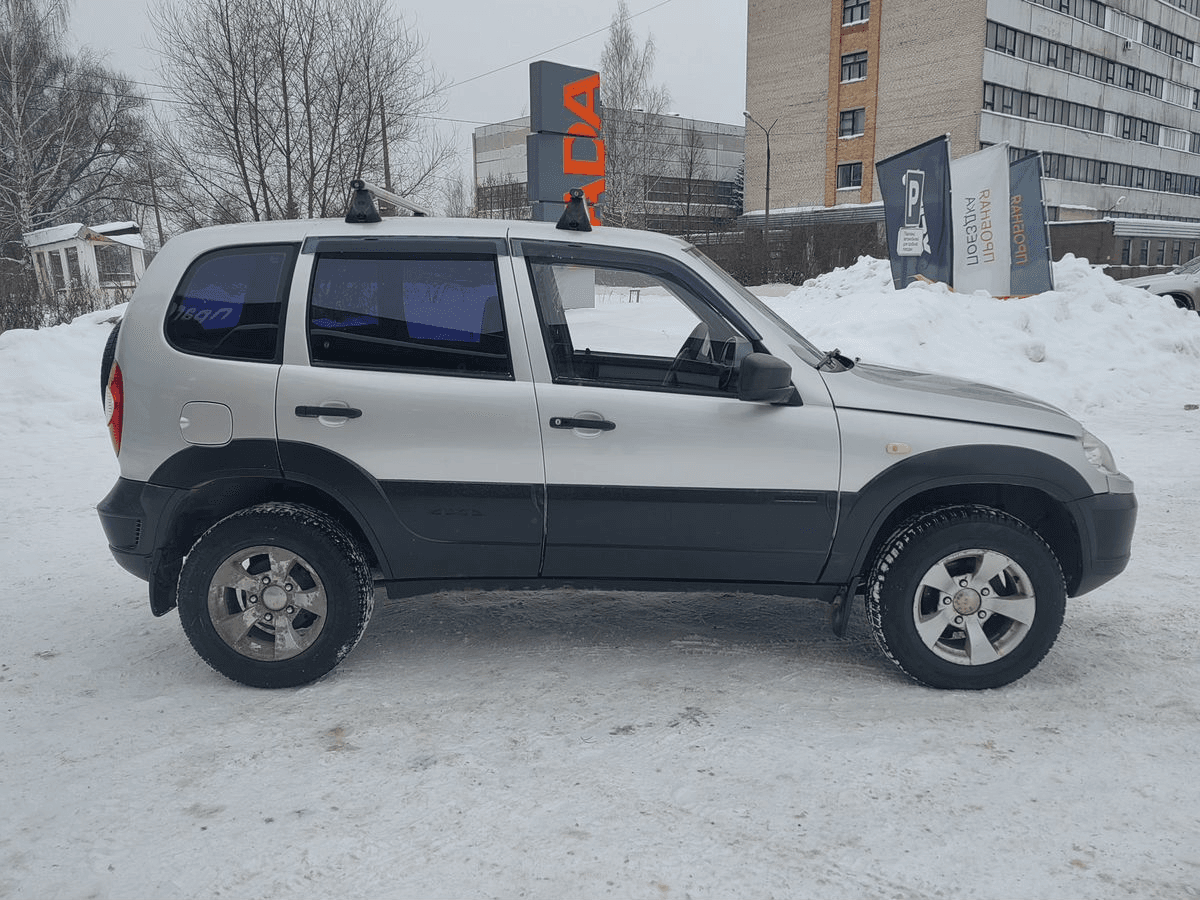 Chevrolet Niva 2011 — миниатюра 4
