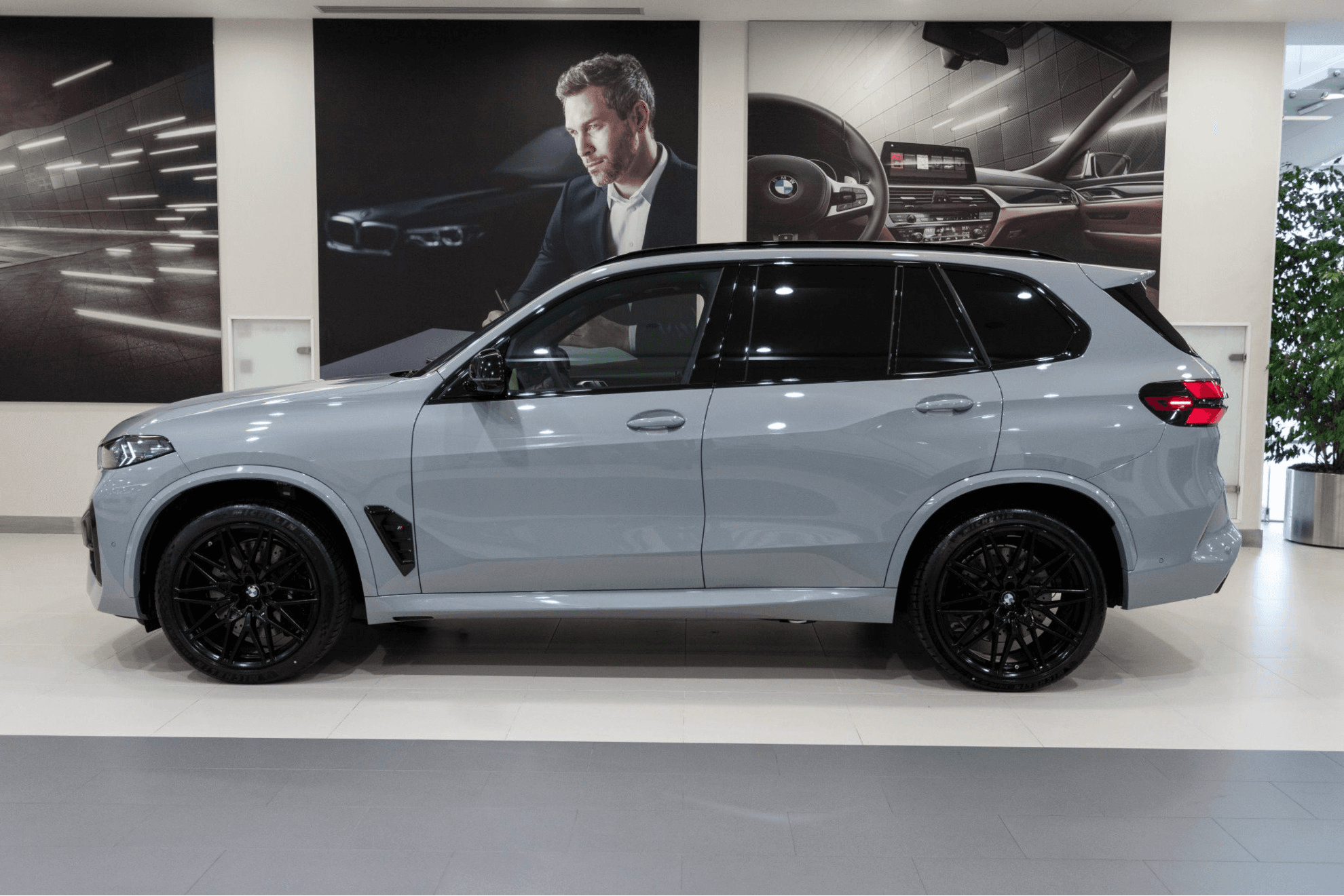 BMW X5 M 2024 — миниатюра 2
