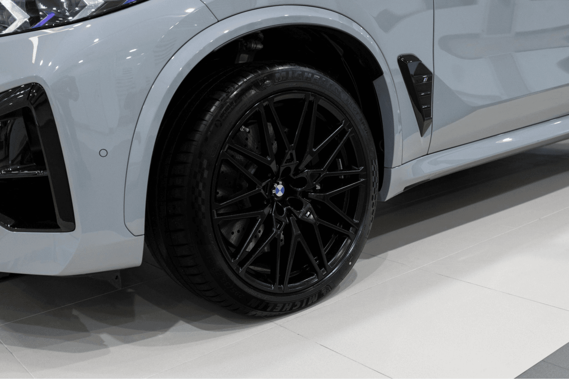 BMW X5 M 2024 — миниатюра 11