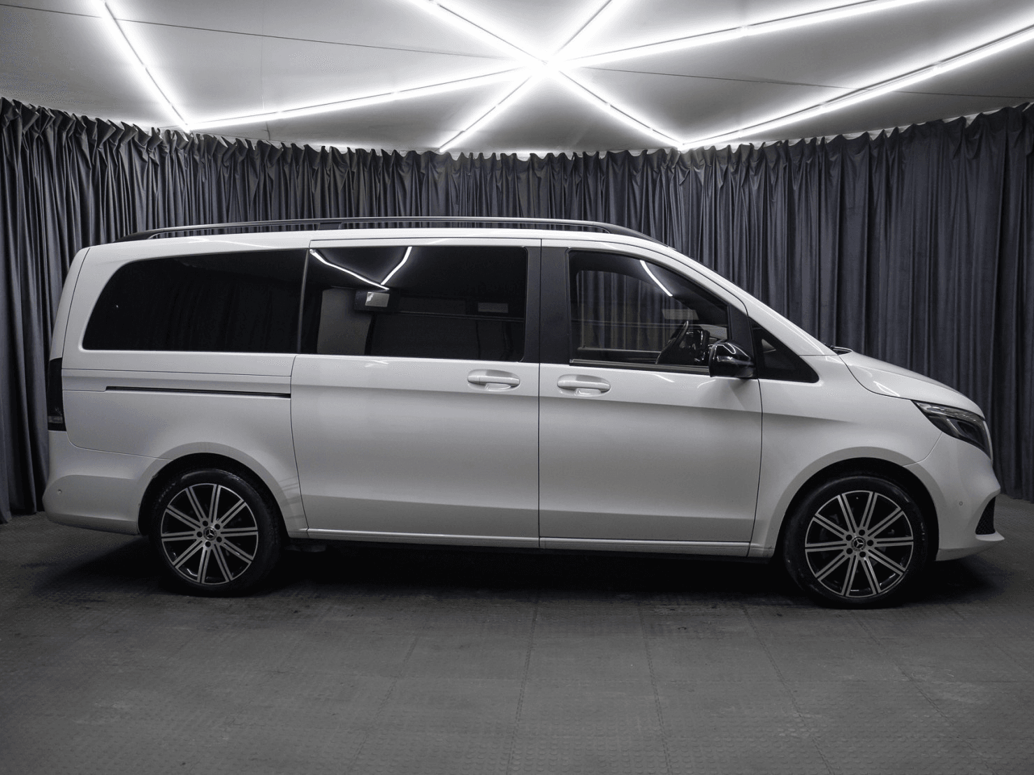 Mercedes-Benz V-Класс 2022 — миниатюра 4