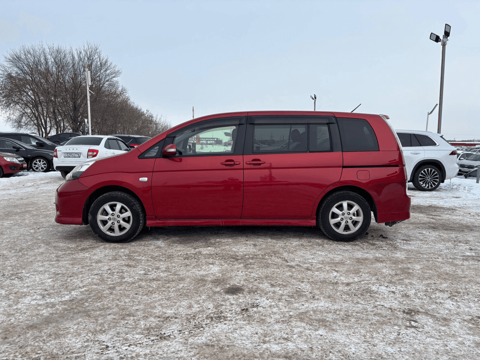 Toyota ISis 2013 — миниатюра 4