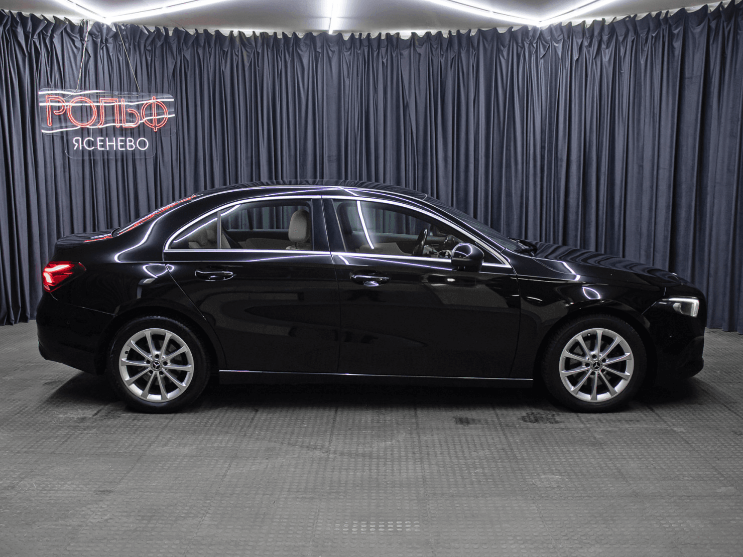 Mercedes-Benz A-Класс седан 2018 — миниатюра 4