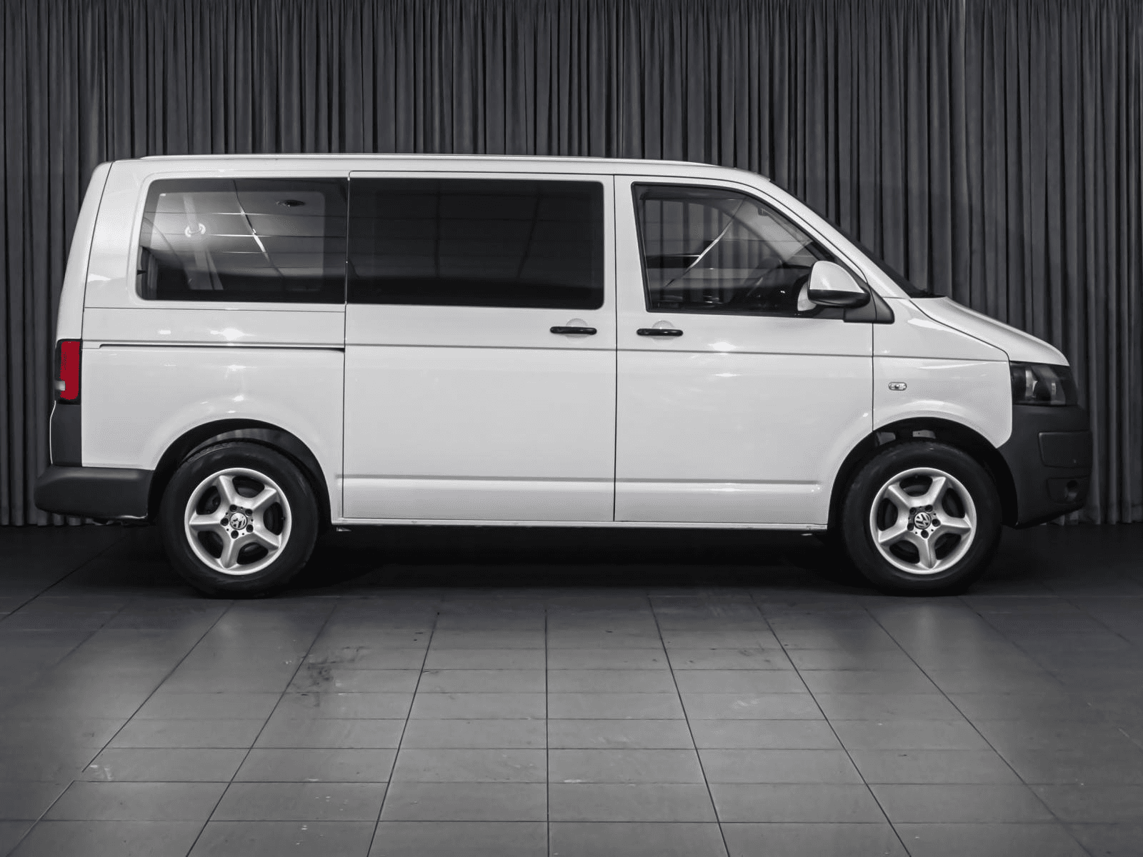 Volkswagen Caravelle 2013 — миниатюра 5
