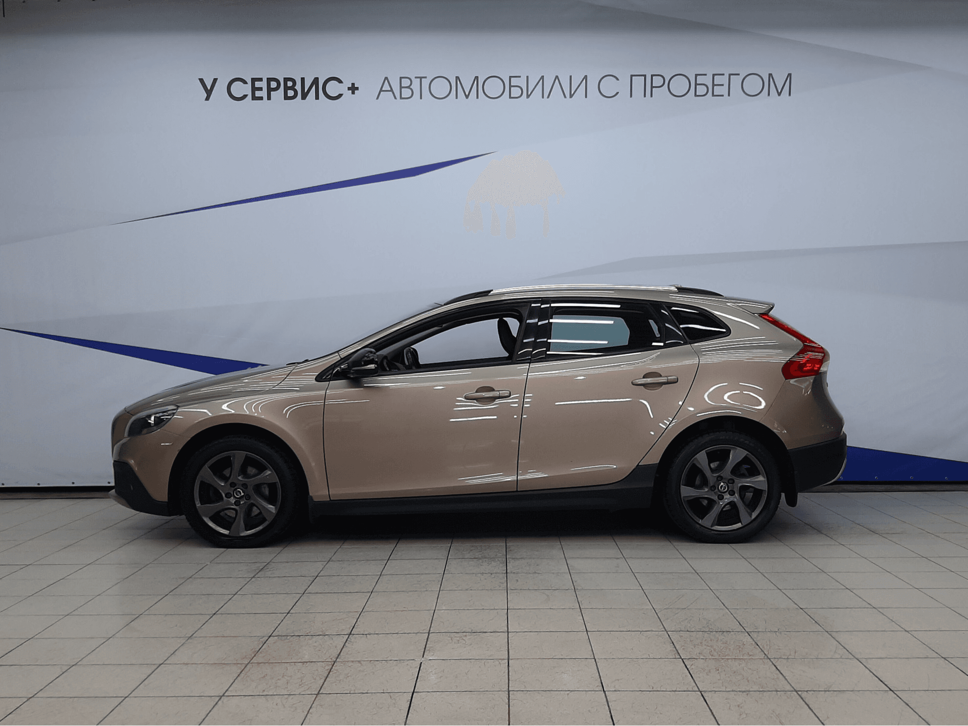 Volvo V40 2014 — миниатюра 2
