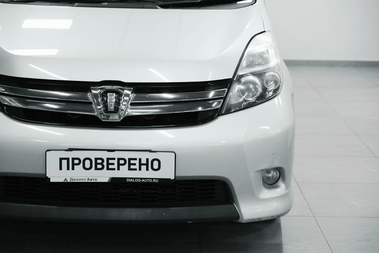 Toyota ISis 2012 — миниатюра 5