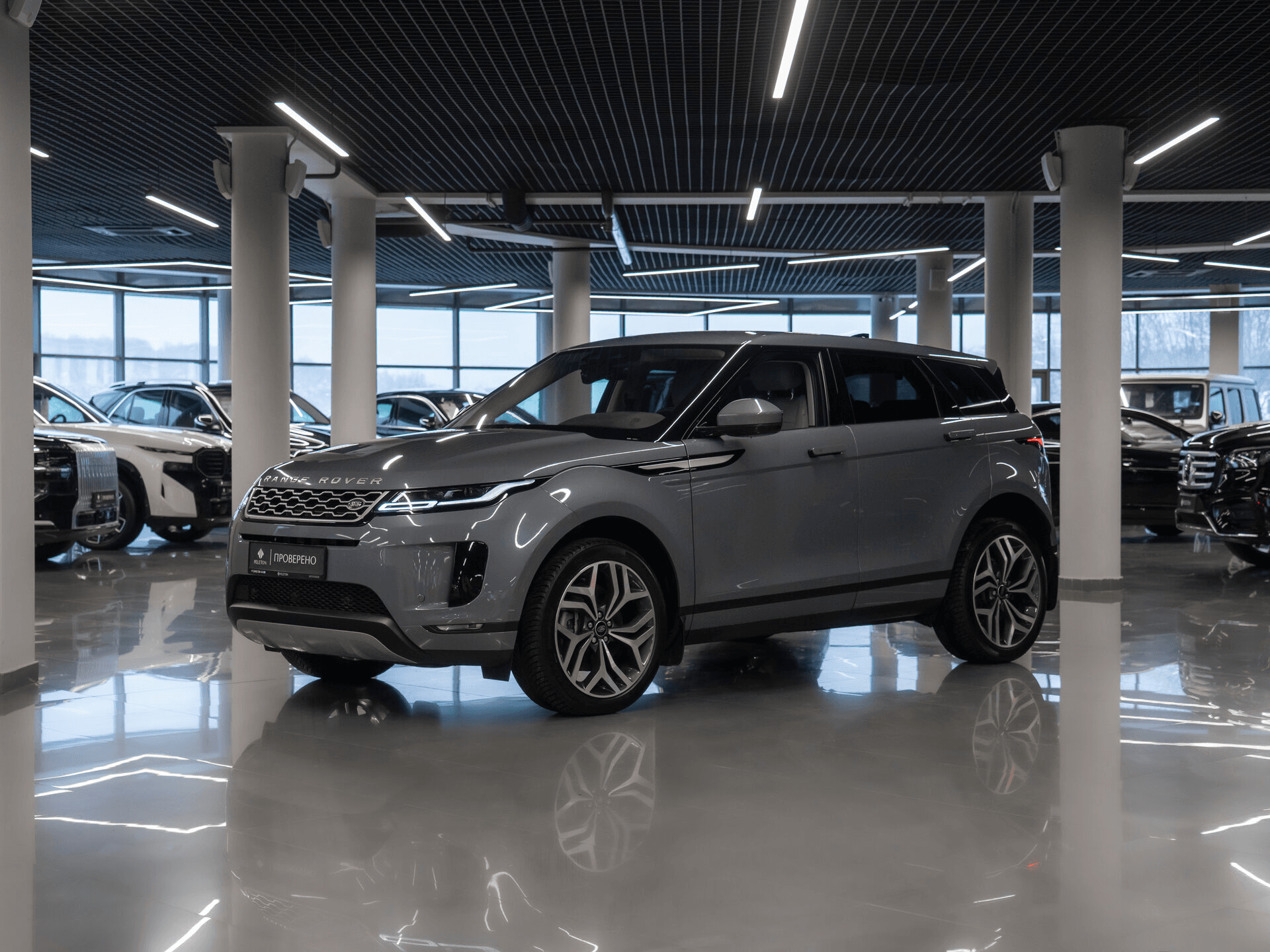 Land Rover Range Rover Evoque 2022 — купить в Москва