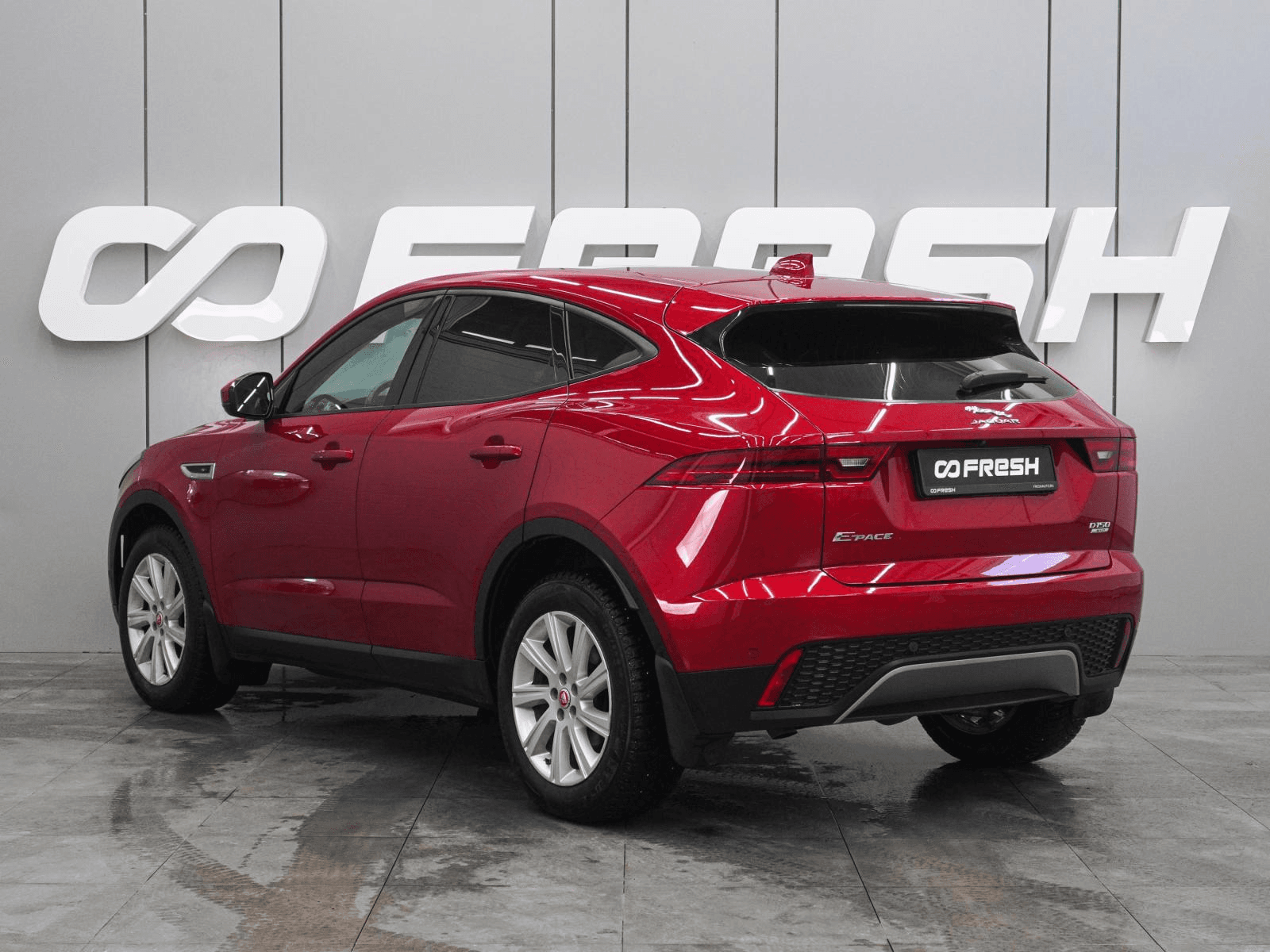 Jaguar E-PACE 2018 — миниатюра 2