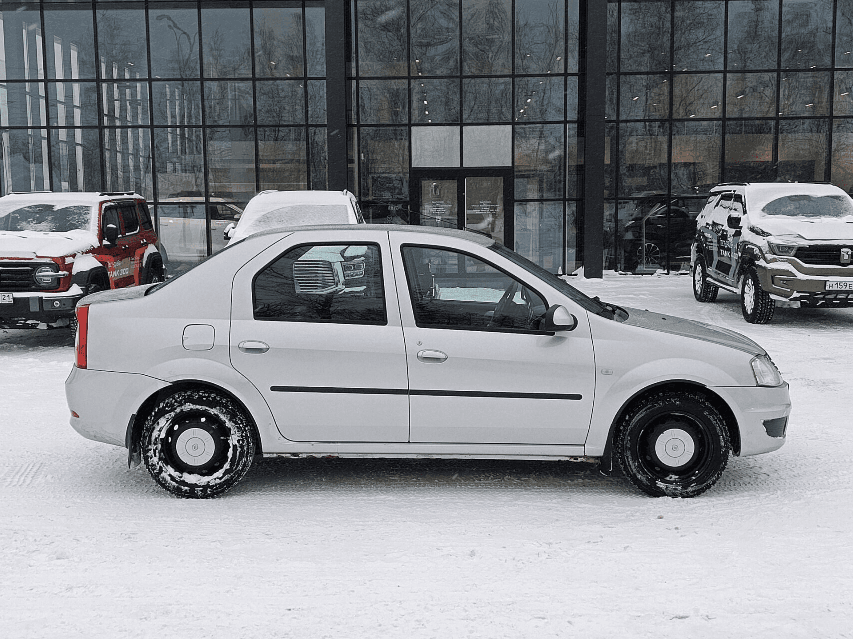 Renault Logan 2013 — миниатюра 4