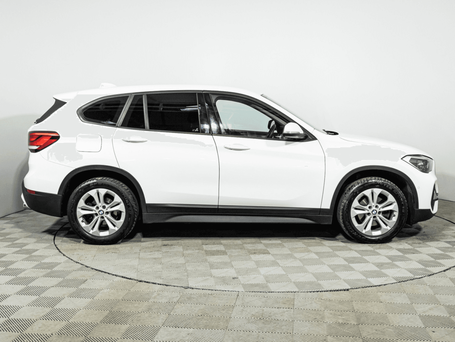 BMW X1 2019 — миниатюра 4