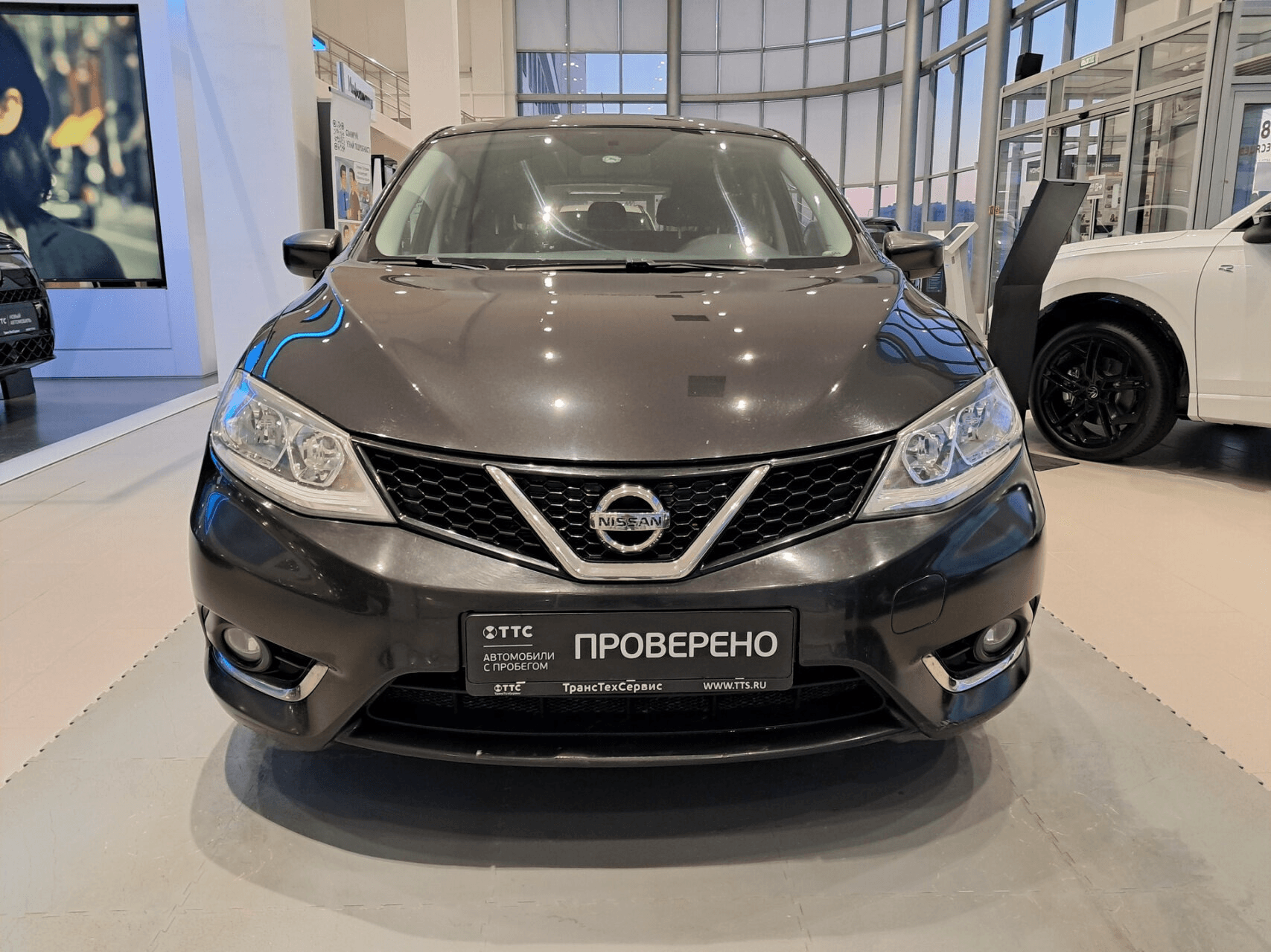 Nissan Tiida 2015 — миниатюра 2